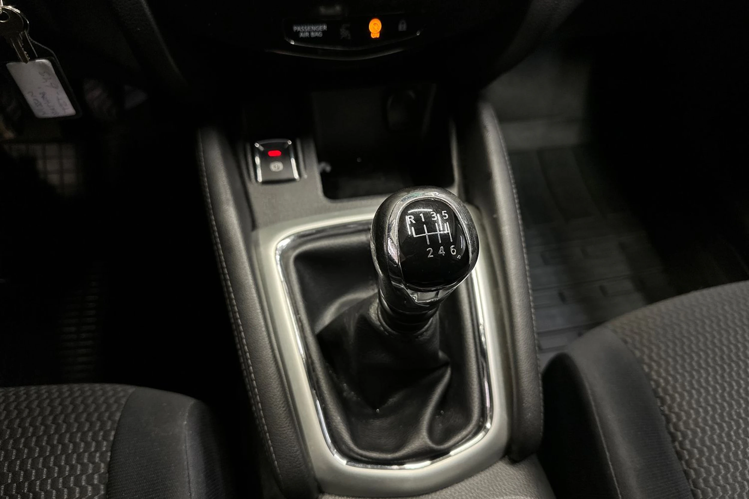 valkoinen Nissan Qashqai 2015 kuva 14.