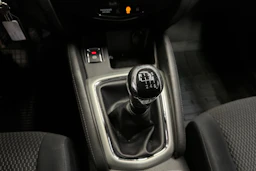 valkoinen Nissan Qashqai 2015 kuva 14.