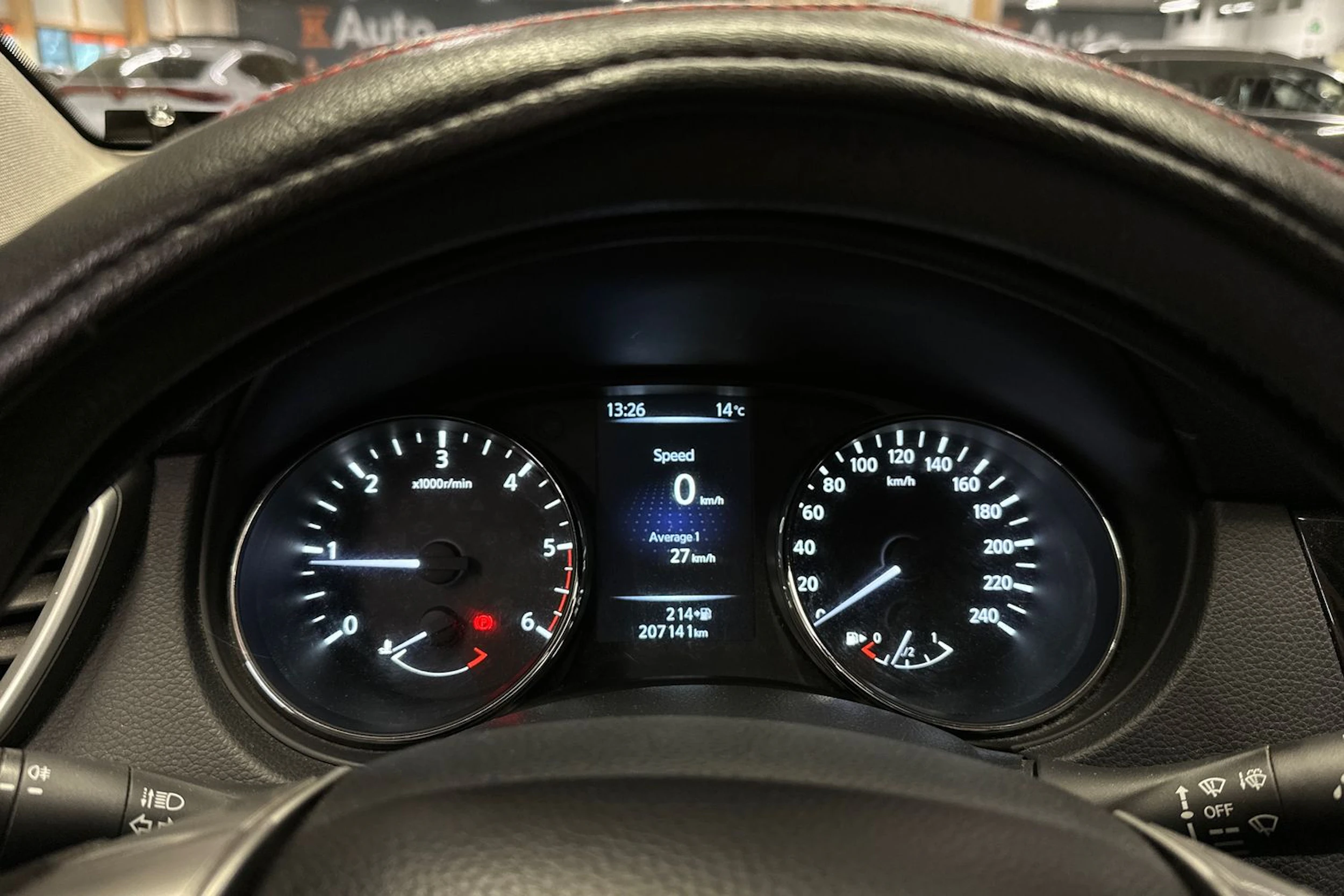 valkoinen Nissan Qashqai 2015 kuva 15.