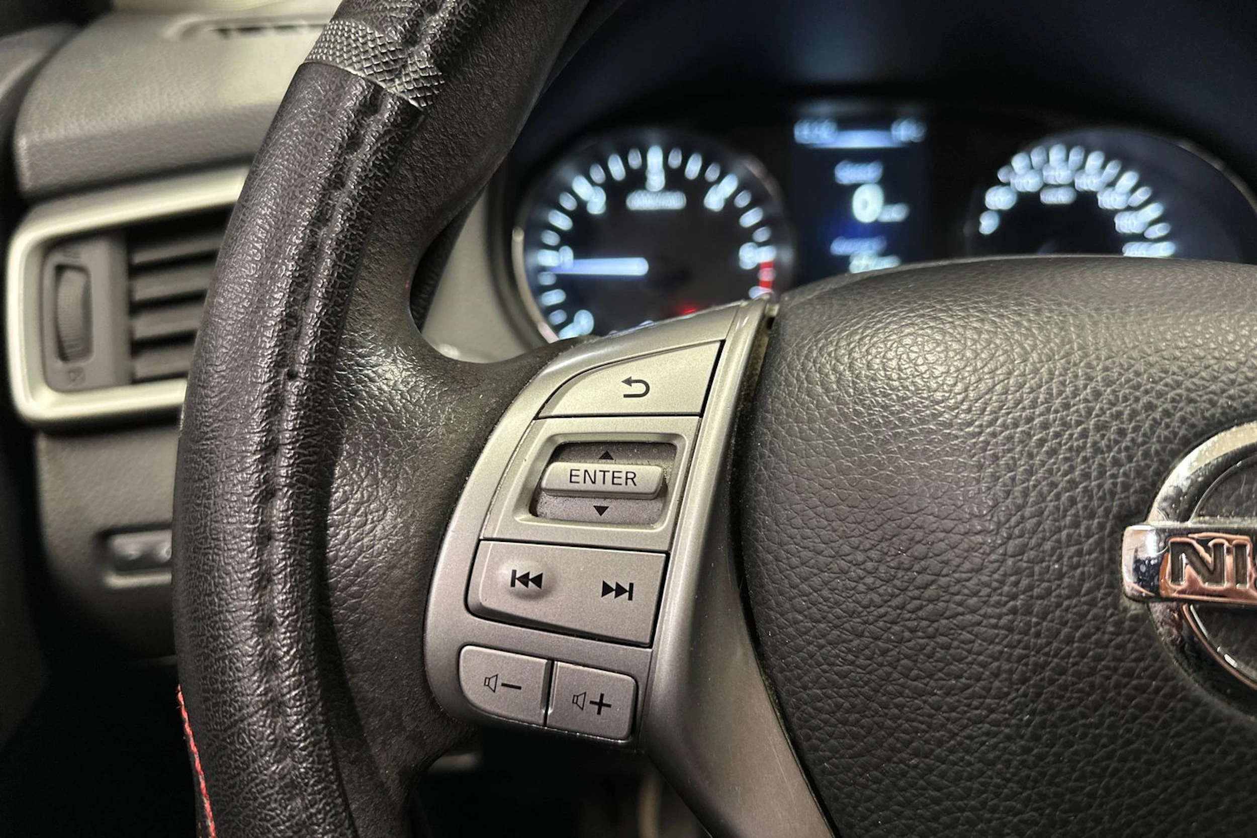 valkoinen Nissan Qashqai 2015 kuva 16.