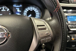valkoinen Nissan Qashqai 2015 kuva 17.