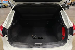 valkoinen Nissan Qashqai 2015 kuva 18.