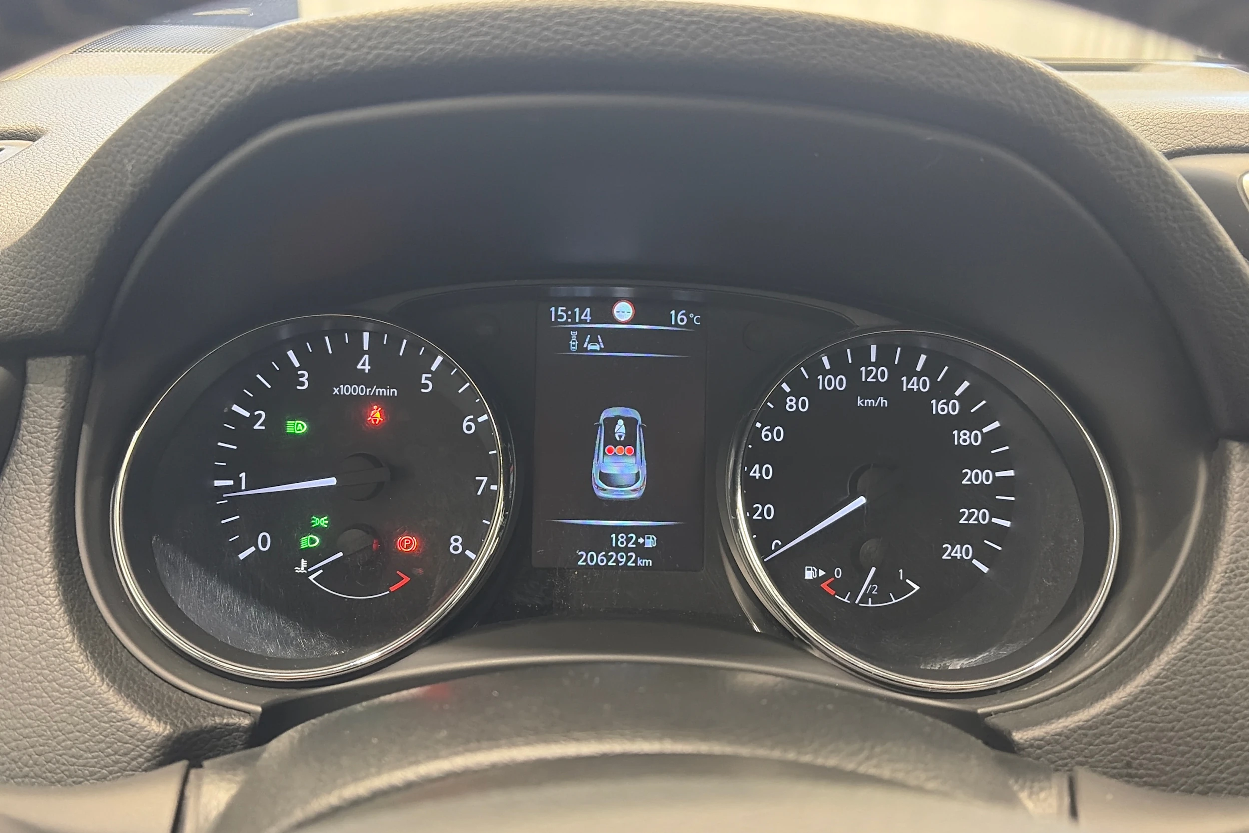 met. hopea Nissan Qashqai 2015 kuva 11.