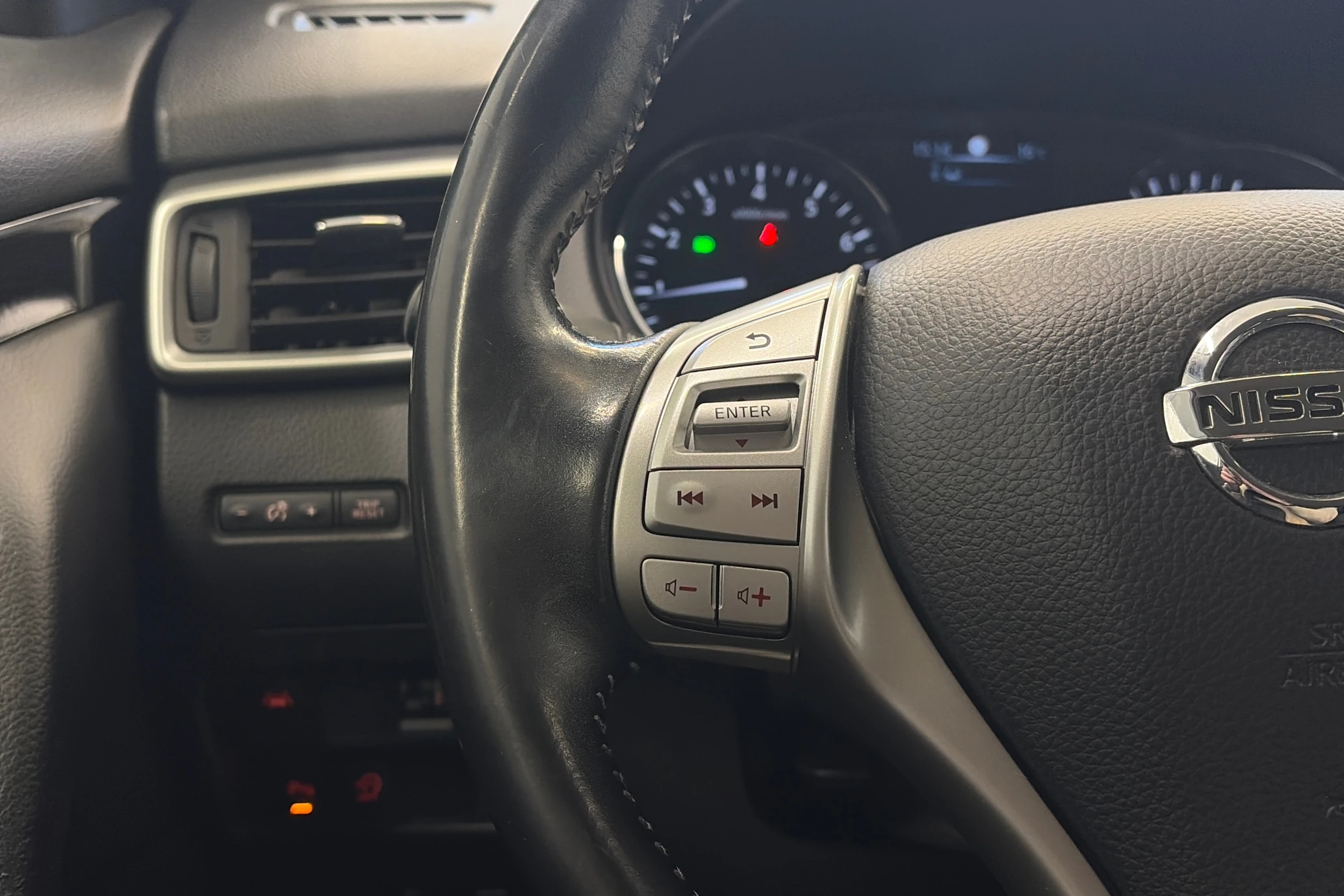 met. hopea Nissan Qashqai 2015 kuva 12.