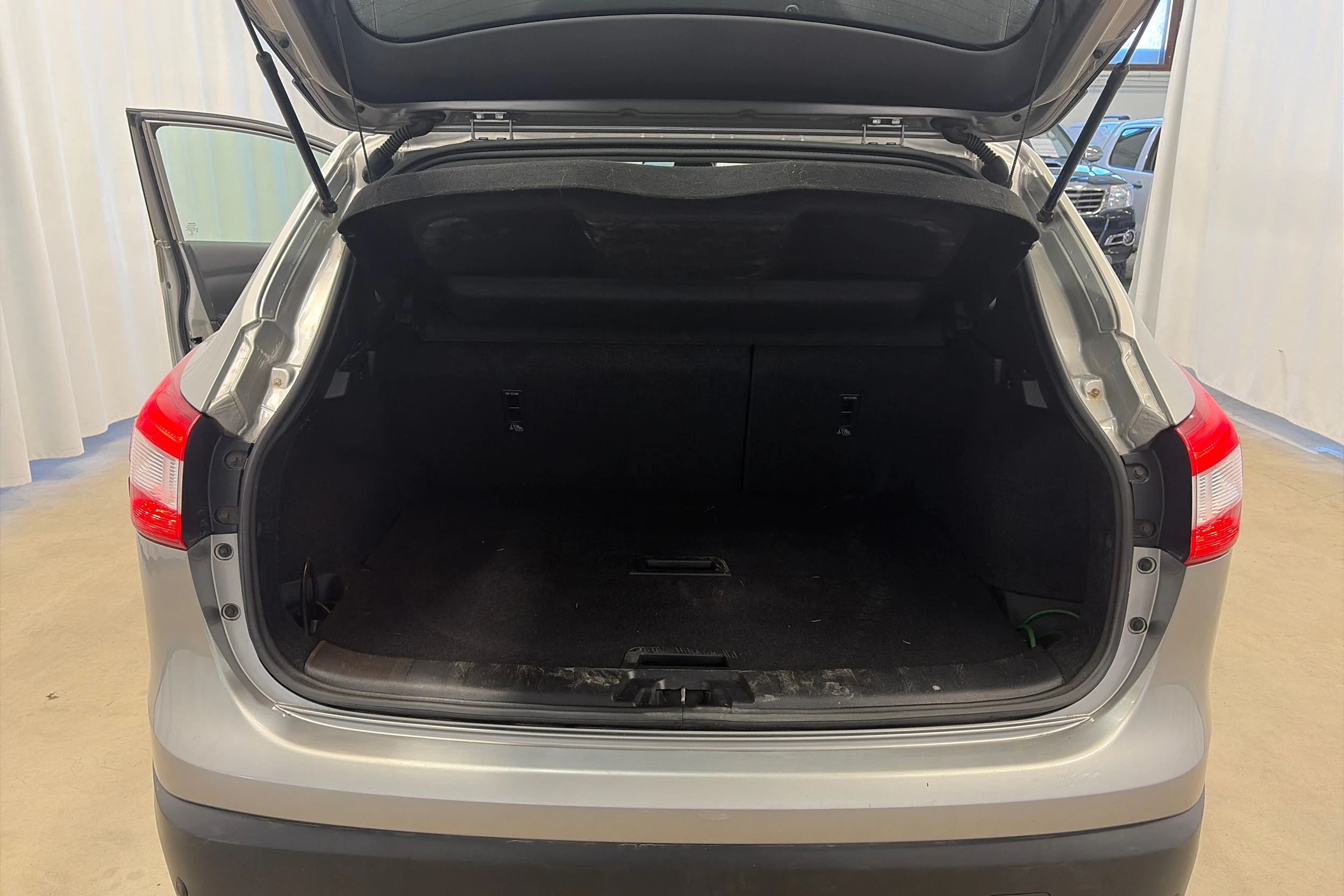 met. hopea Nissan Qashqai 2015 kuva 16.