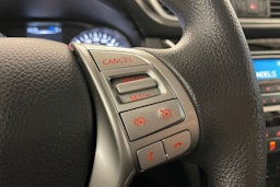 Punainen Nissan Qashqai 2016 kuva 17.