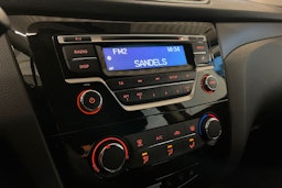 Punainen Nissan Qashqai 2016 kuva 19.