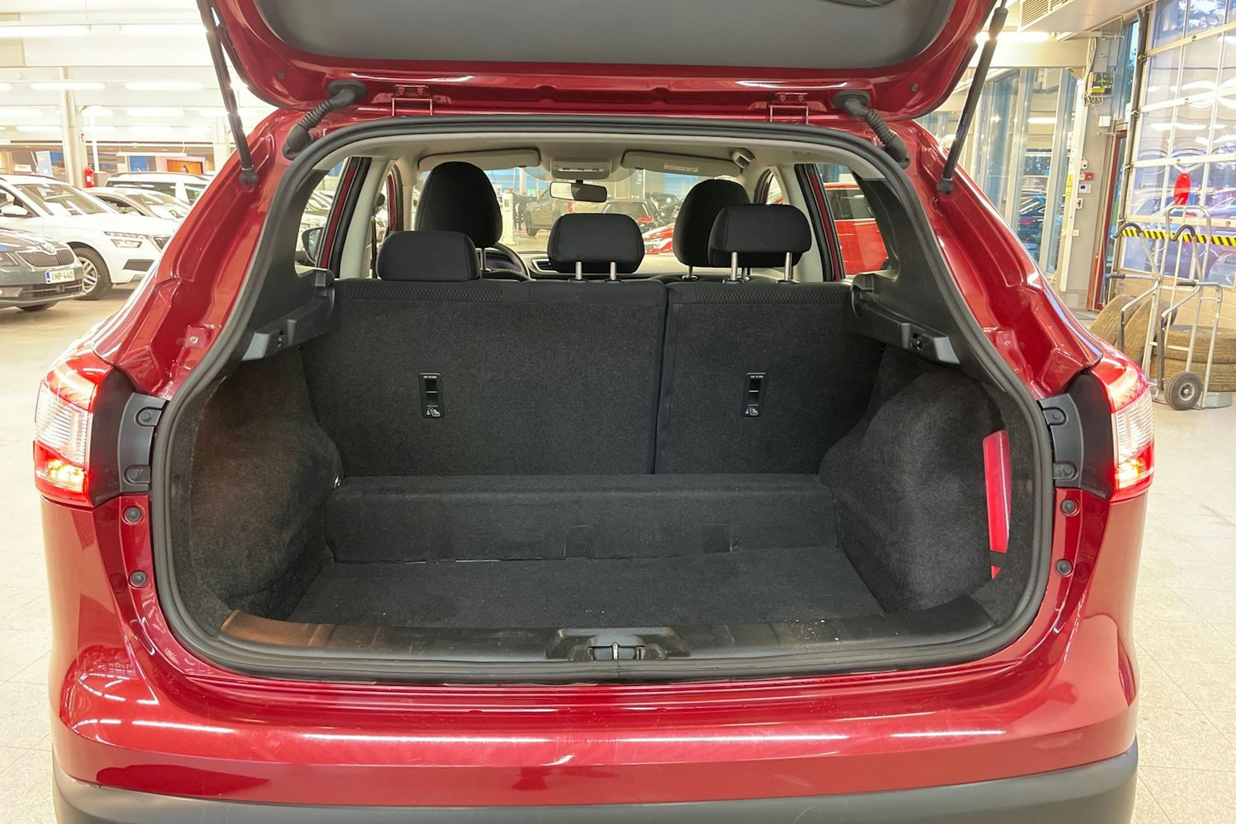 Punainen Nissan Qashqai 2016 kuva 22.