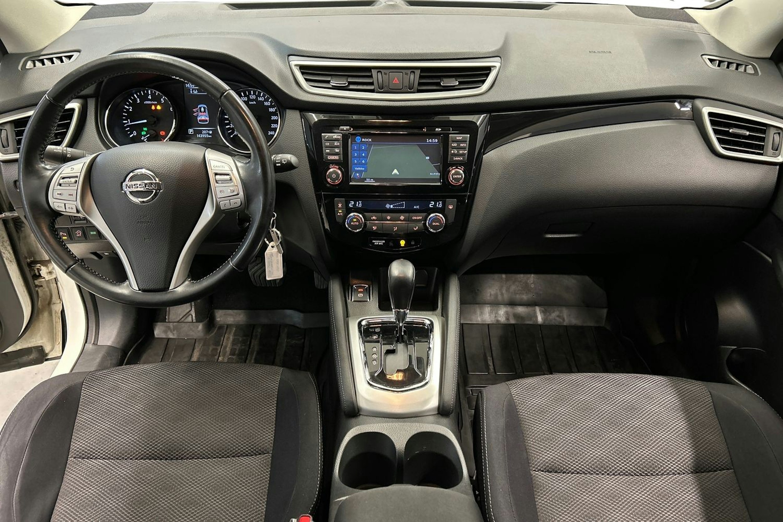 valkoinen Nissan Qashqai 2016 kuva 9.