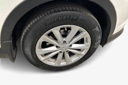 valkoinen Nissan Qashqai 2016 kuva 11.