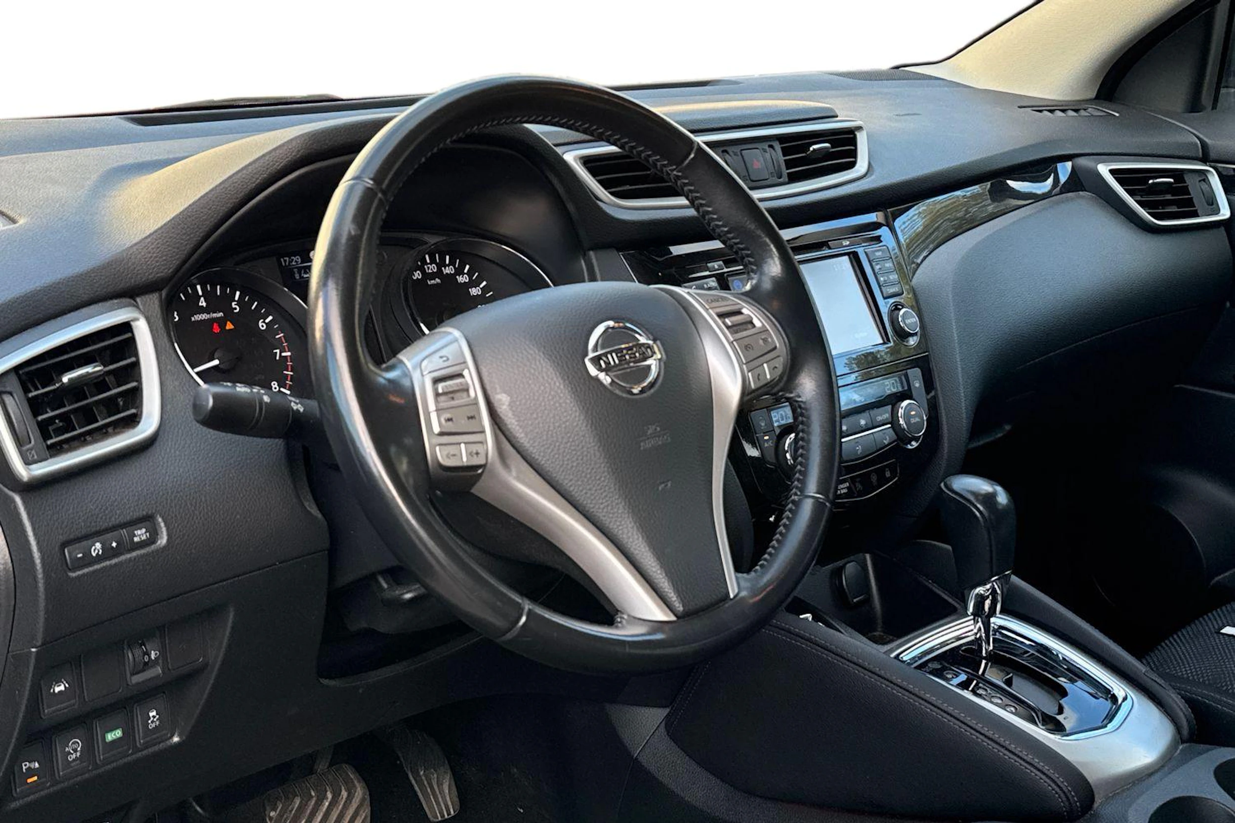 valkoinen Nissan Qashqai 2016 kuva 3.