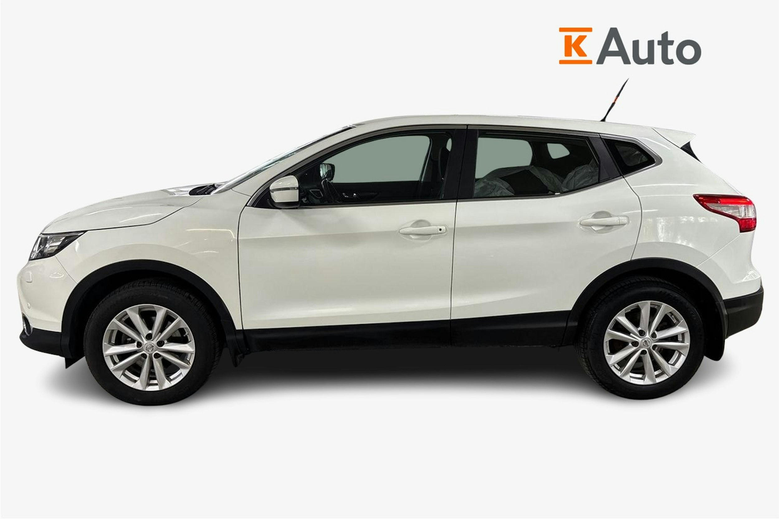 valkoinen Nissan Qashqai 2016 kuva 6.