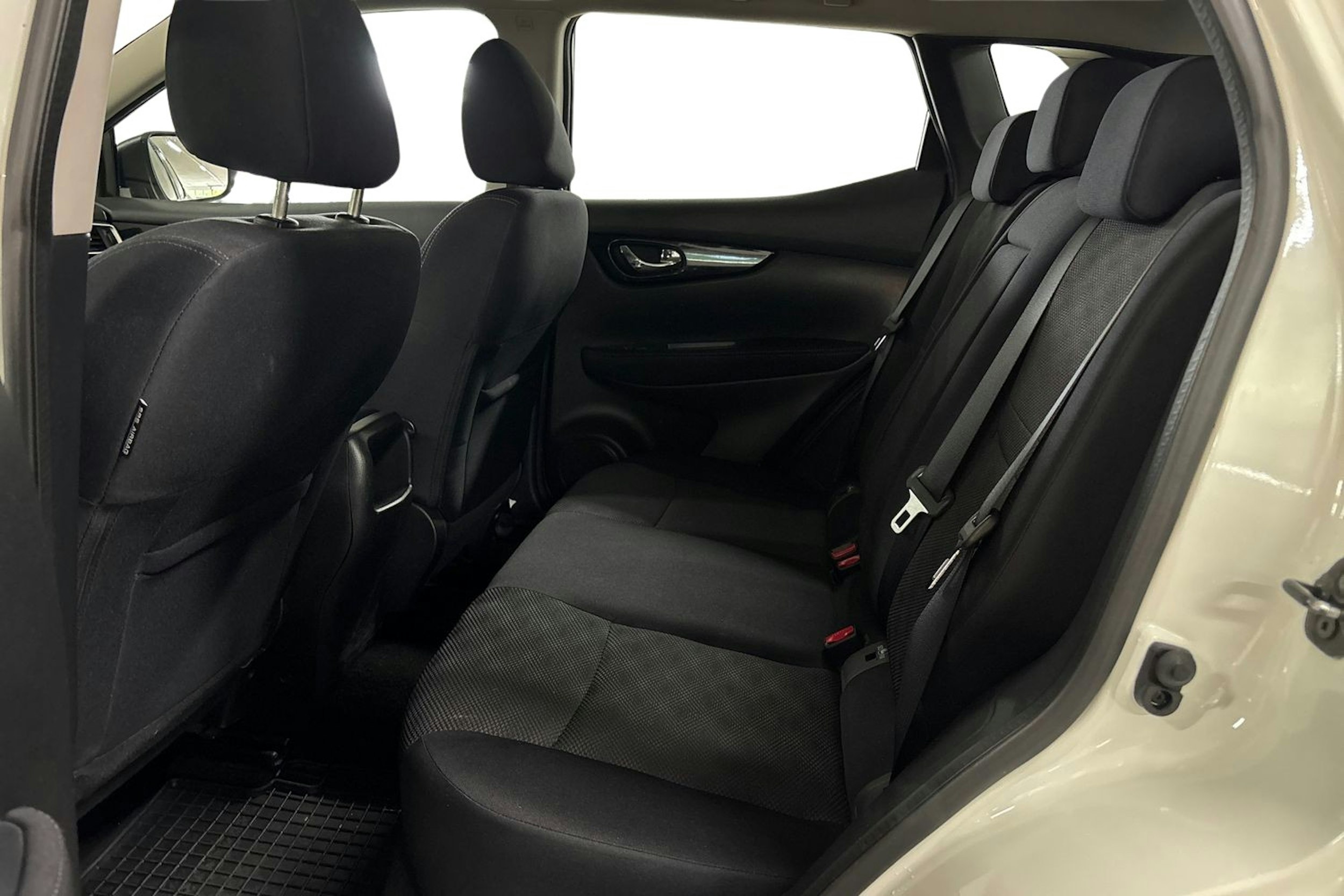 valkoinen Nissan Qashqai 2016 kuva 10.
