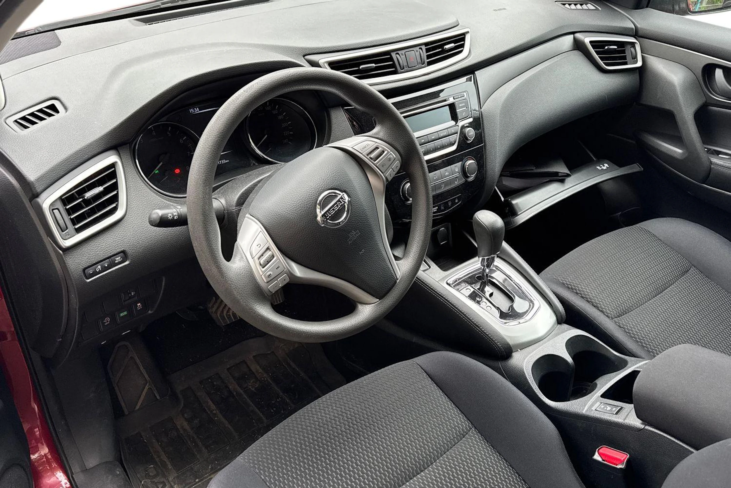 punainen Nissan Qashqai 2016 kuva 3.