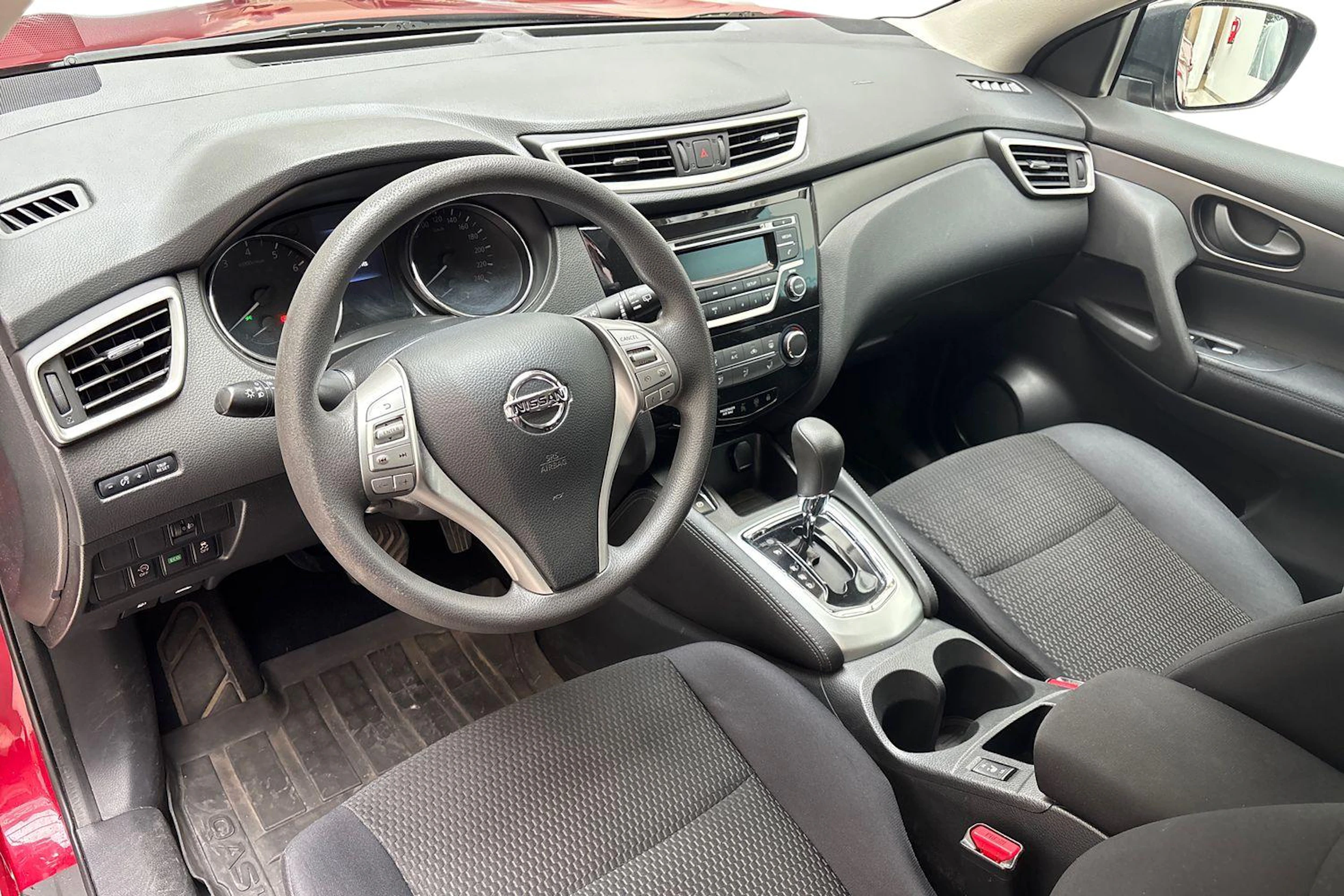 punainen Nissan Qashqai 2017 kuva 8.