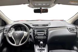 punainen Nissan Qashqai 2017 kuva 9.