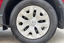 punainen Nissan Qashqai 2017 kuva 13.