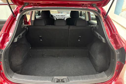 punainen Nissan Qashqai 2017 kuva 16.