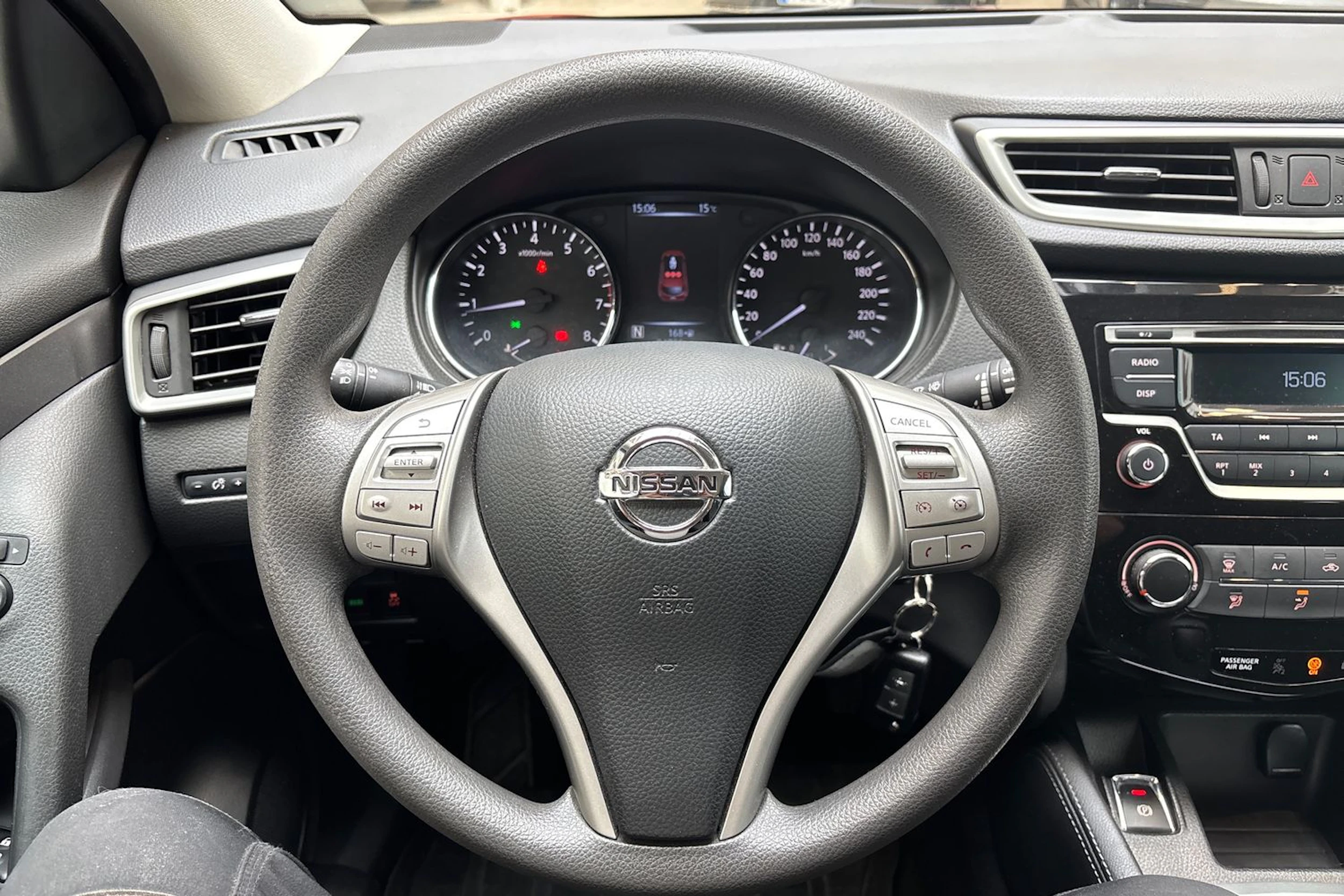 punainen Nissan Qashqai 2017 kuva 18.
