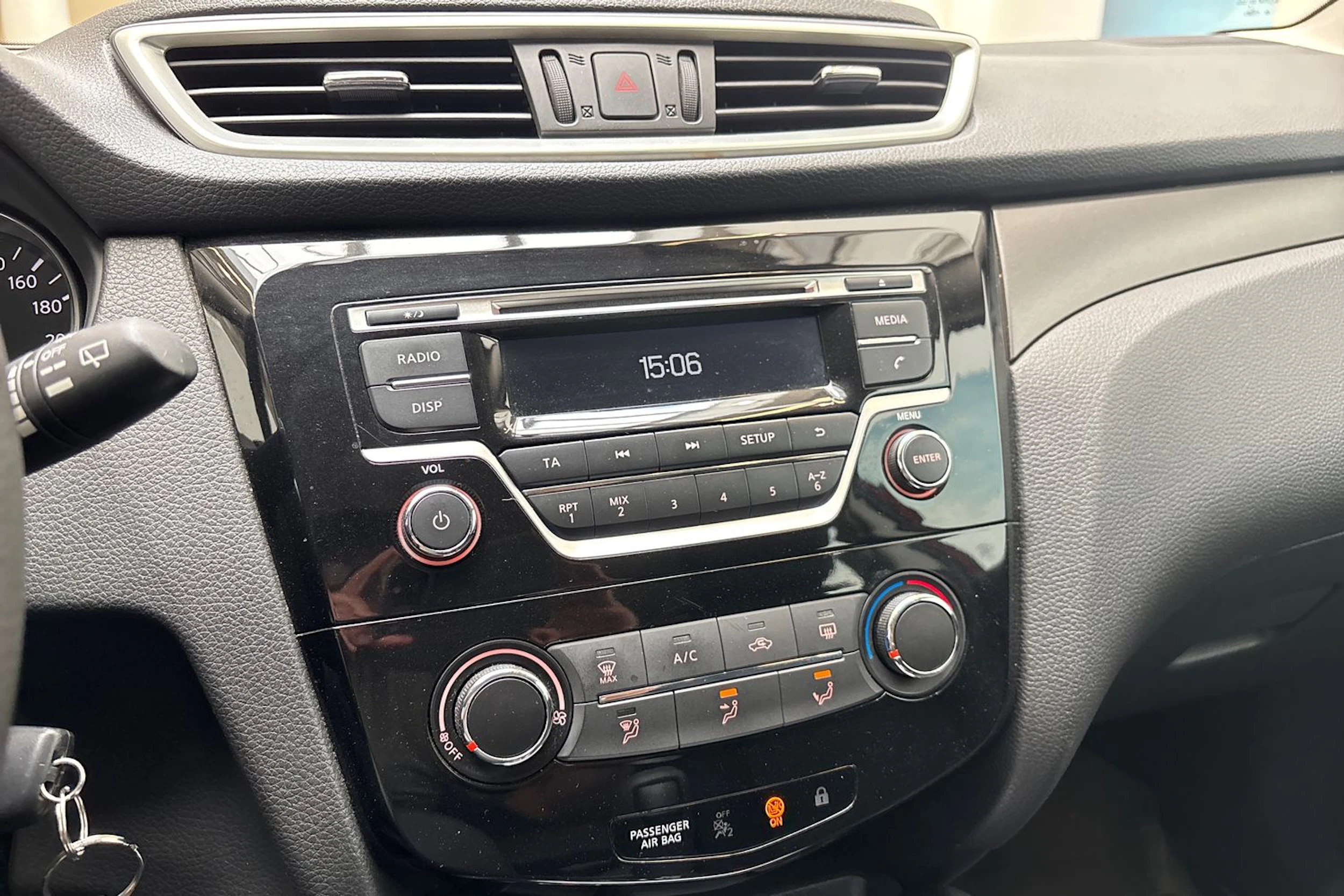 punainen Nissan Qashqai 2017 kuva 20.