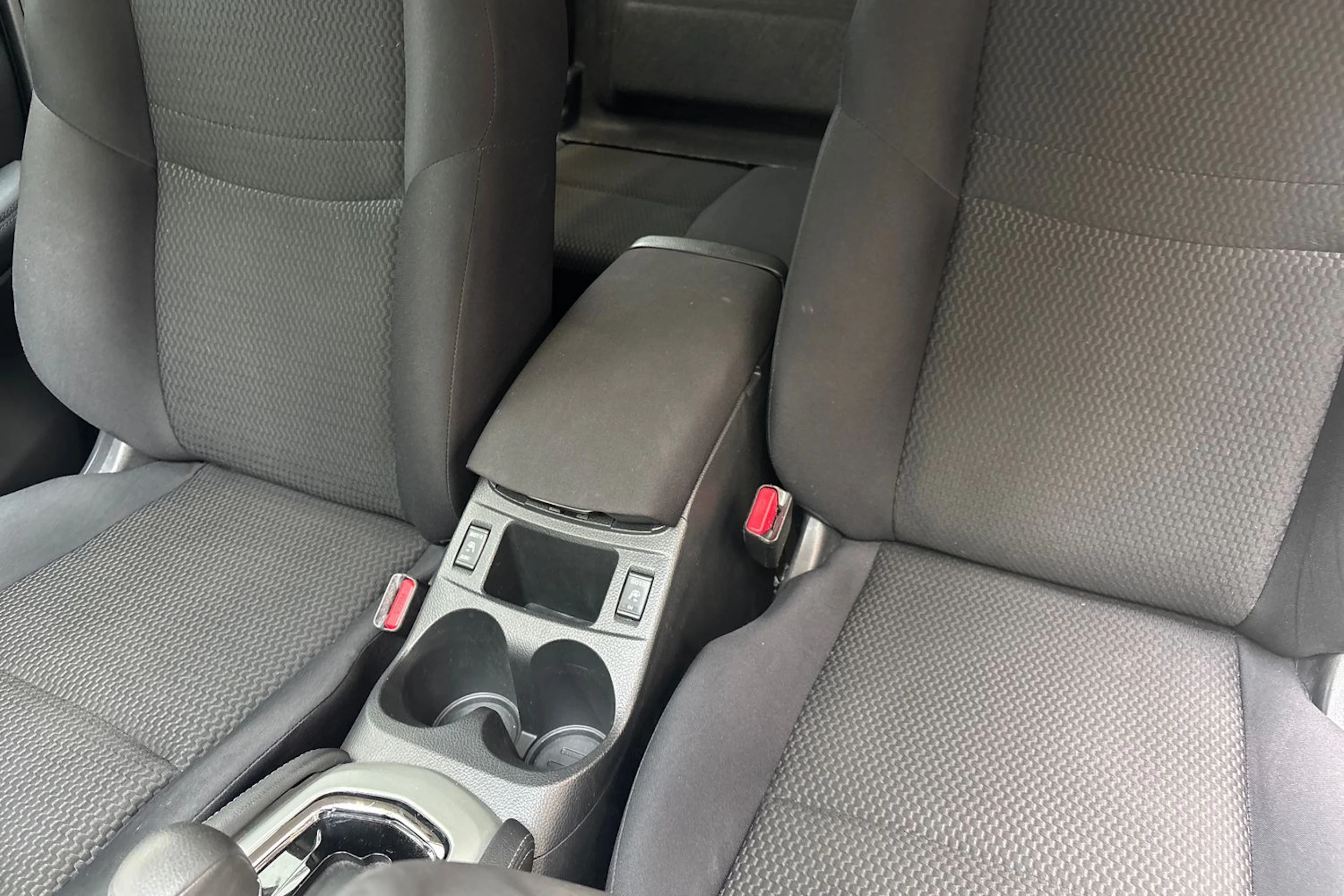 punainen Nissan Qashqai 2017 kuva 22.