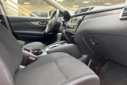 punainen Nissan Qashqai 2017 kuva 23.