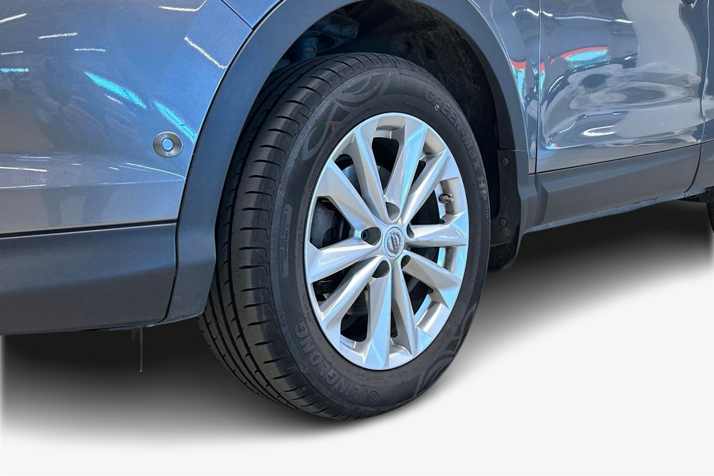 harmaa Nissan Qashqai 2016 kuva 11.