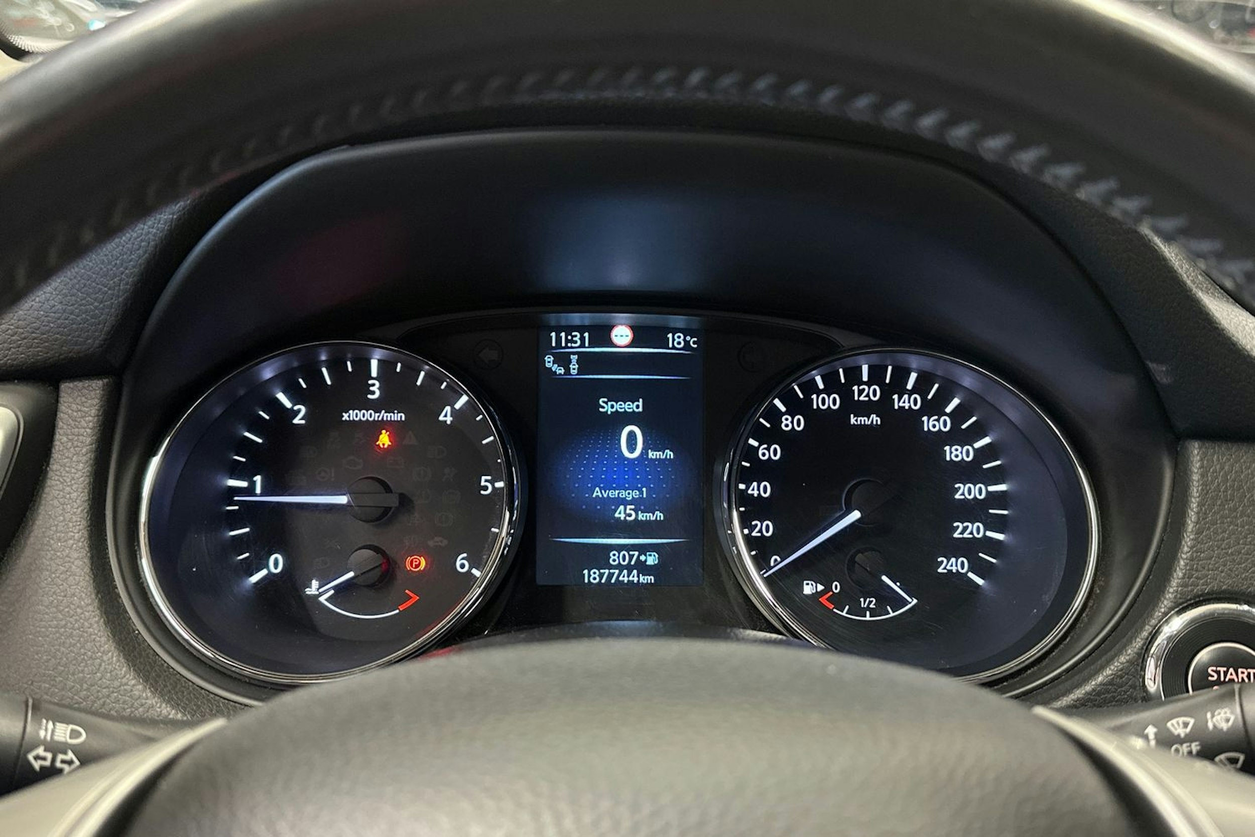 harmaa Nissan Qashqai 2016 kuva 26.