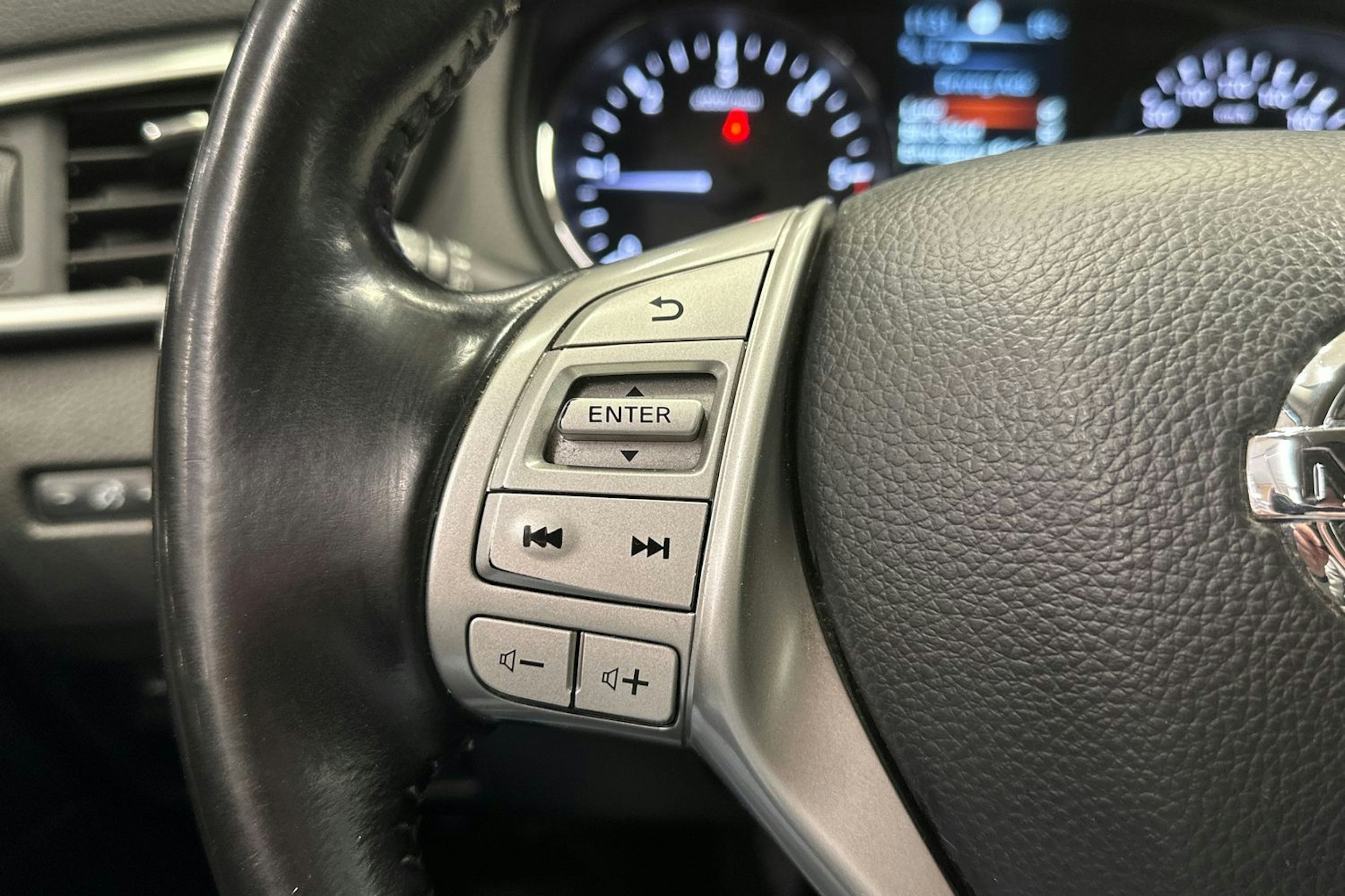 harmaa Nissan Qashqai 2016 kuva 28.