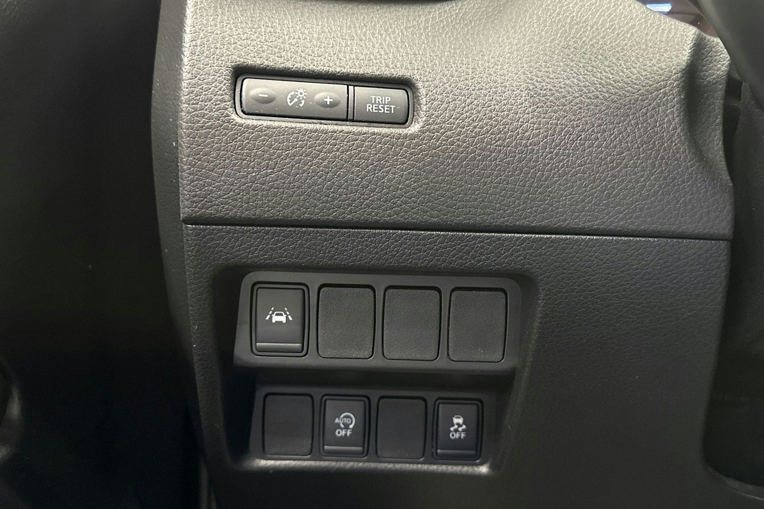 harmaa Nissan Qashqai 2016 kuva 30.