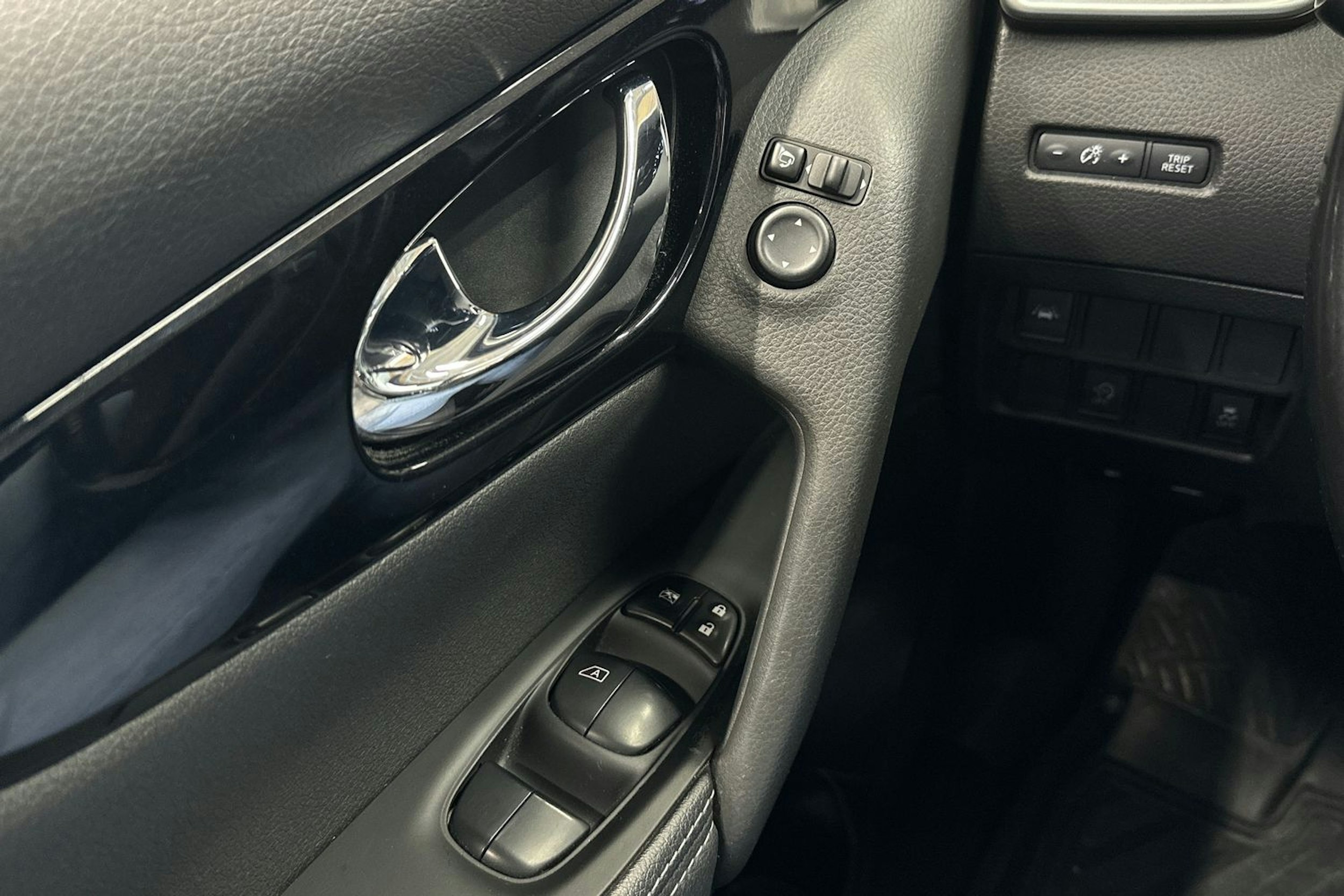 harmaa Nissan Qashqai 2016 kuva 31.