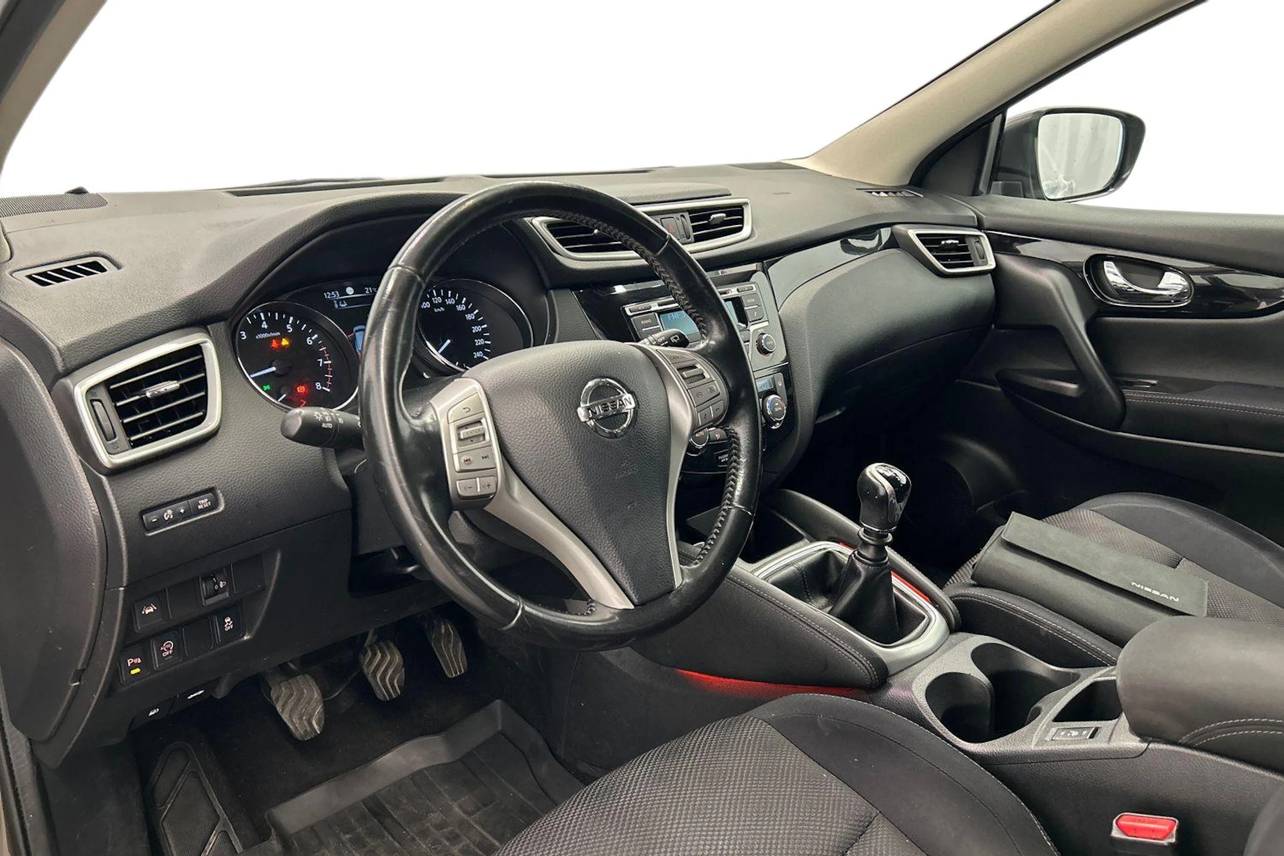 ruskea (beige) Nissan Qashqai 2016 kuva 6.