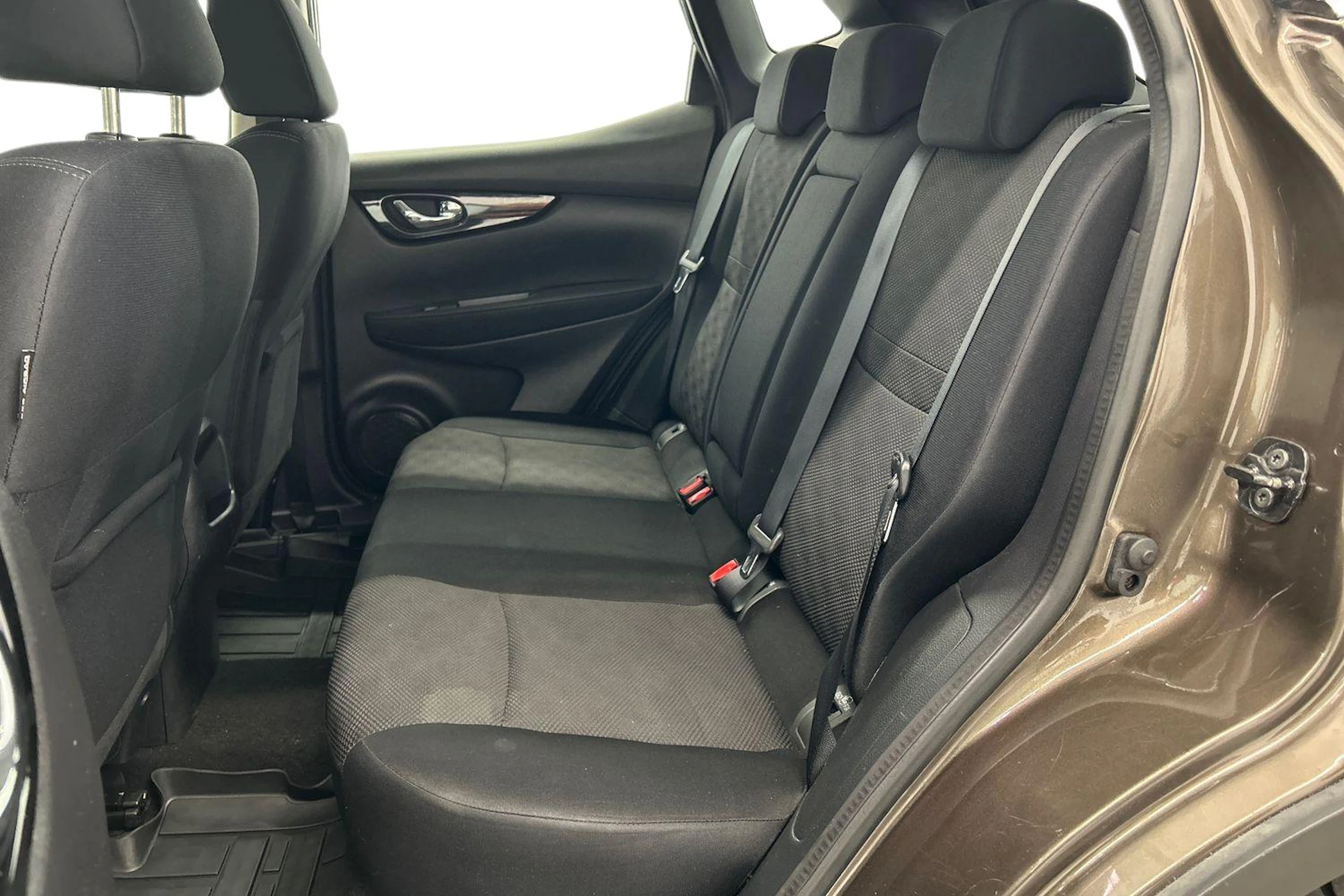 ruskea (beige) Nissan Qashqai 2016 kuva 8.