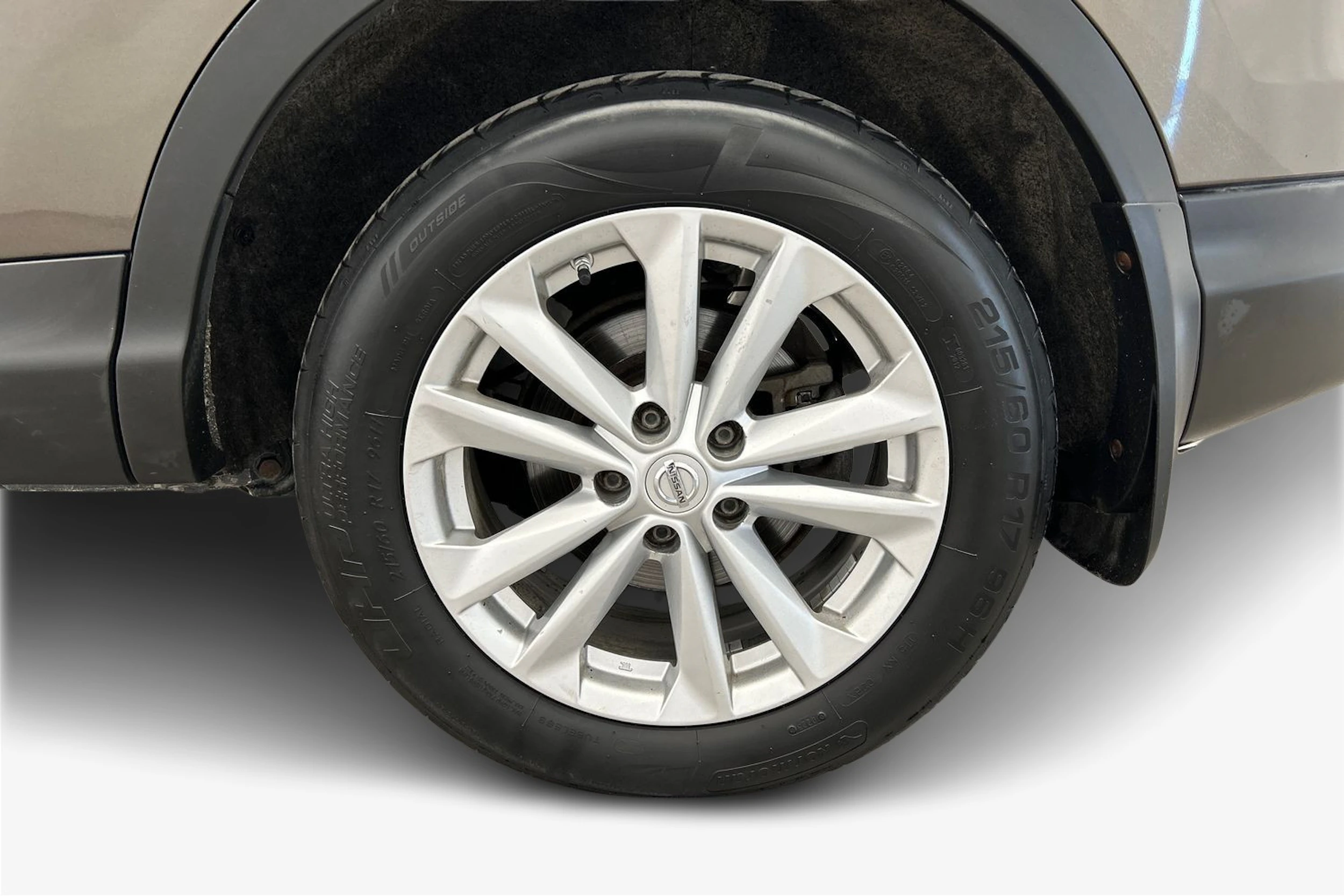 ruskea (beige) Nissan Qashqai 2016 kuva 9.