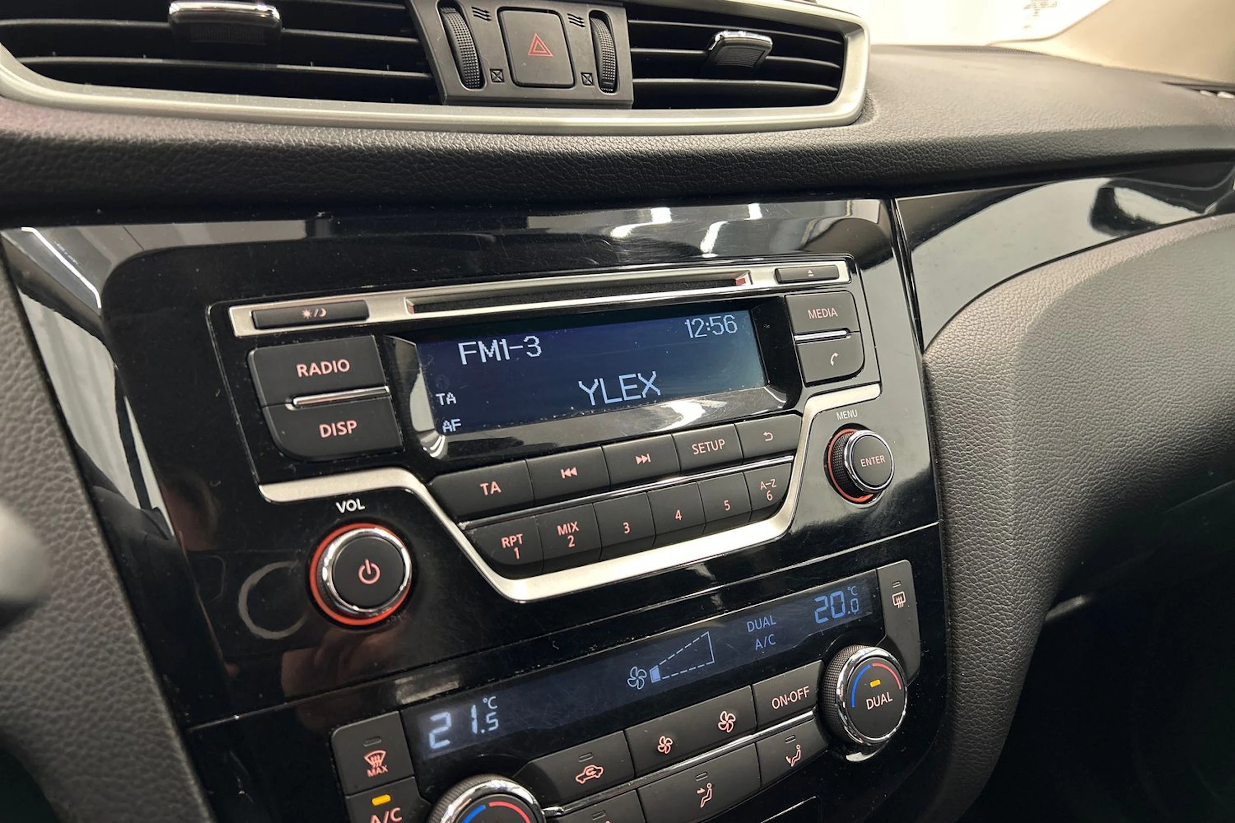 ruskea (beige) Nissan Qashqai 2016 kuva 14.