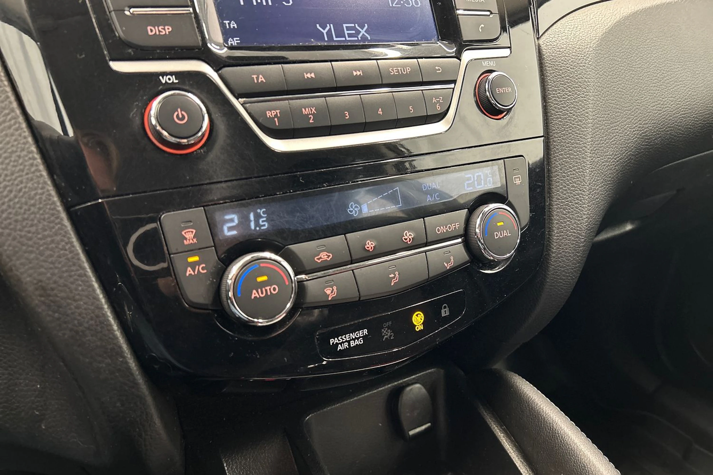 ruskea (beige) Nissan Qashqai 2016 kuva 15.