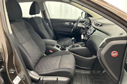 ruskea (beige) Nissan Qashqai 2016 kuva 17.