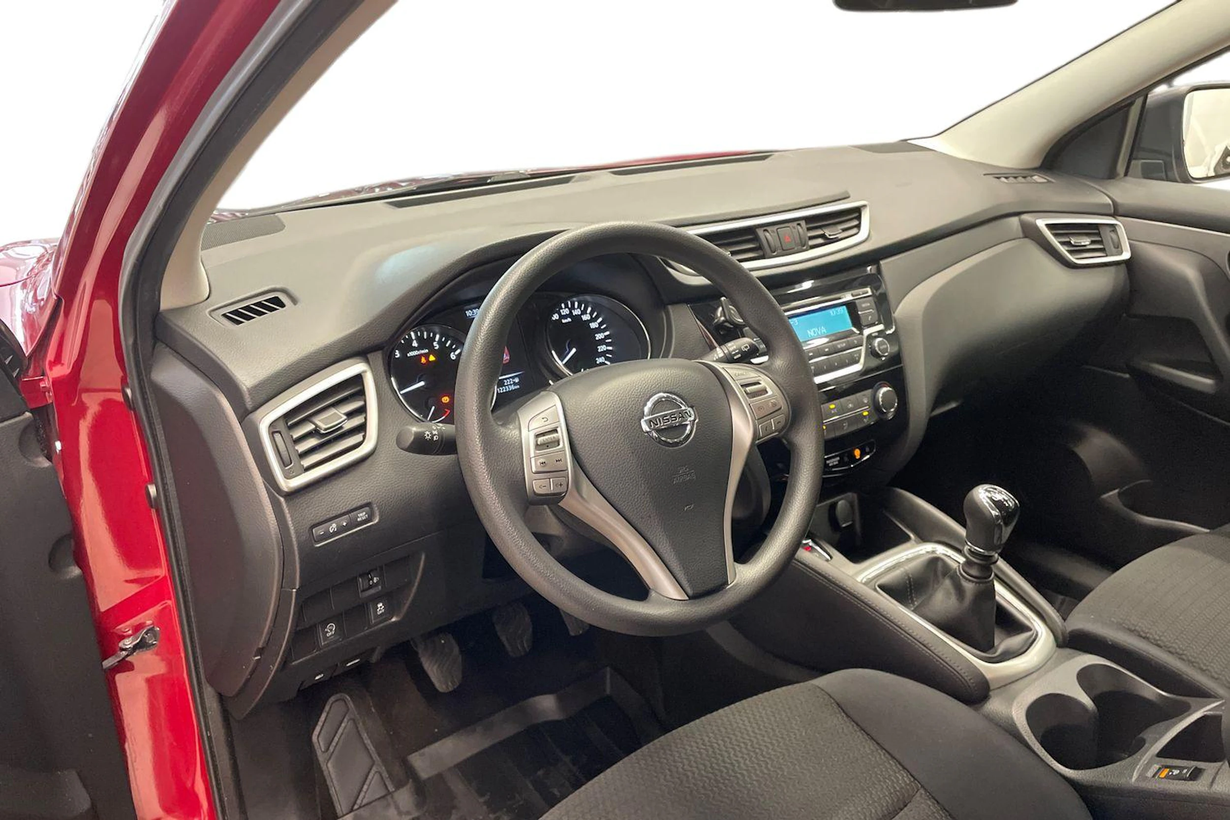 Punainen Nissan Qashqai 2016 kuva 6.