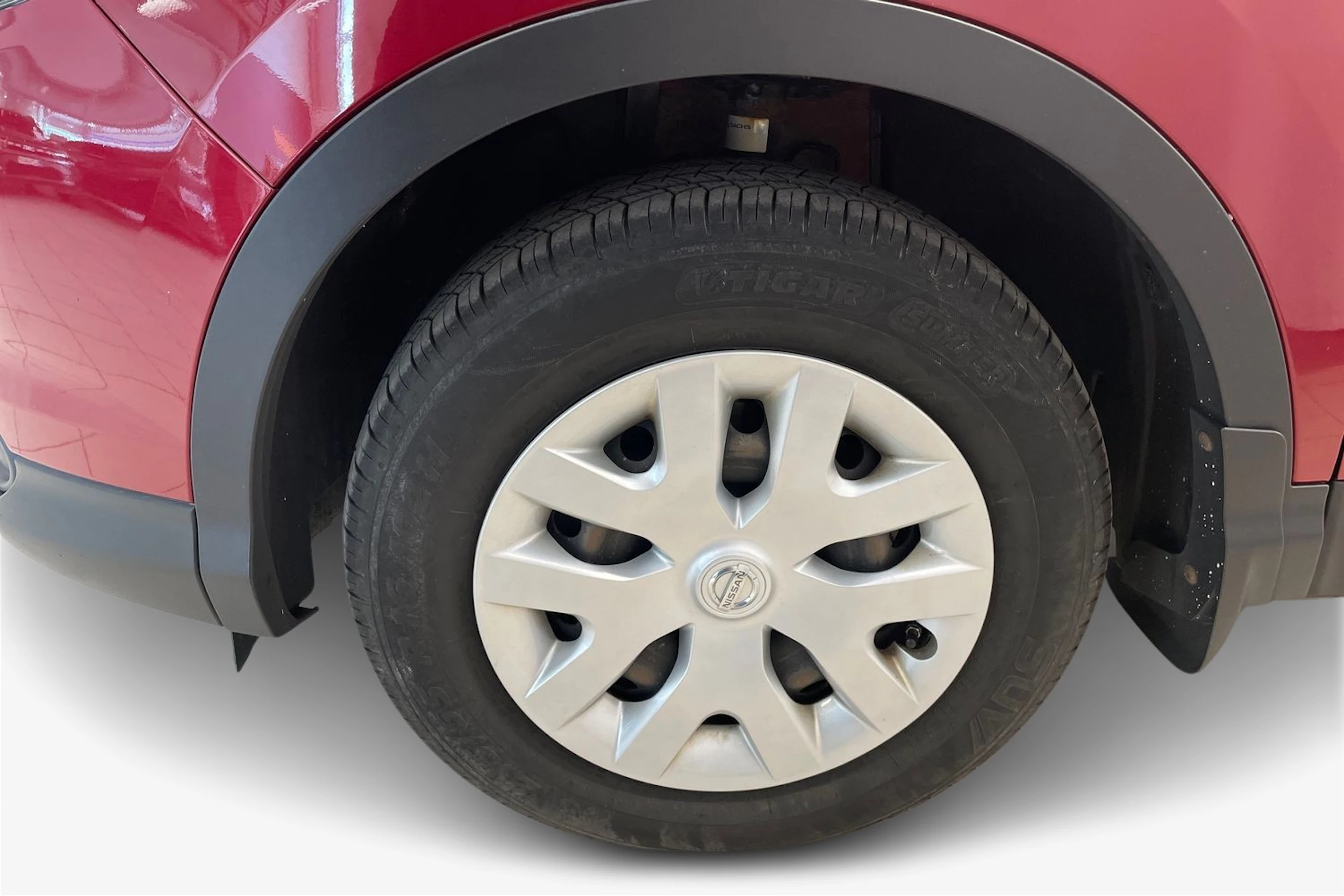 Punainen Nissan Qashqai 2016 kuva 9.