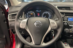 Punainen Nissan Qashqai 2016 kuva 11.