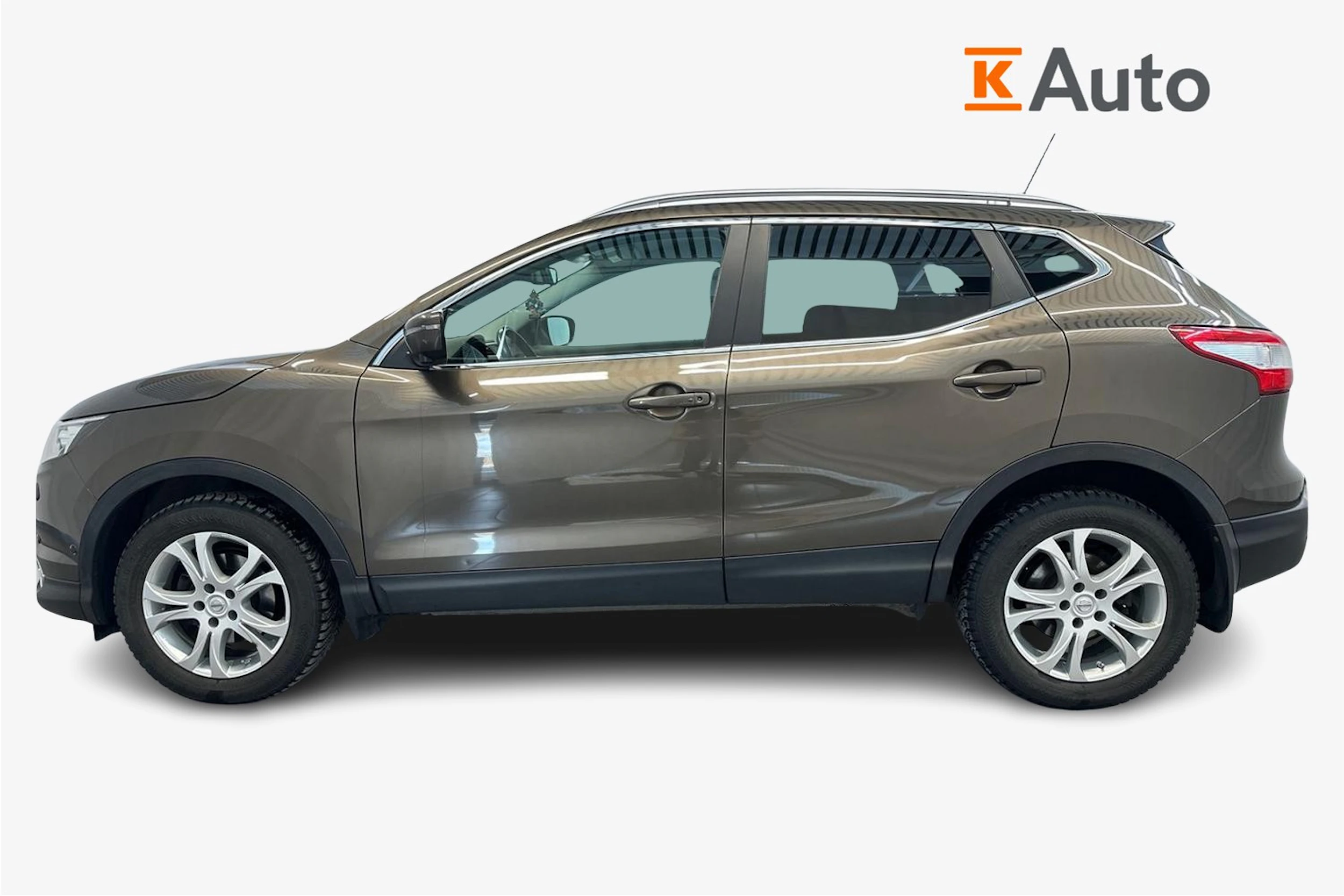 Ruskea (beige) Nissan Qashqai 2016 kuva 5.