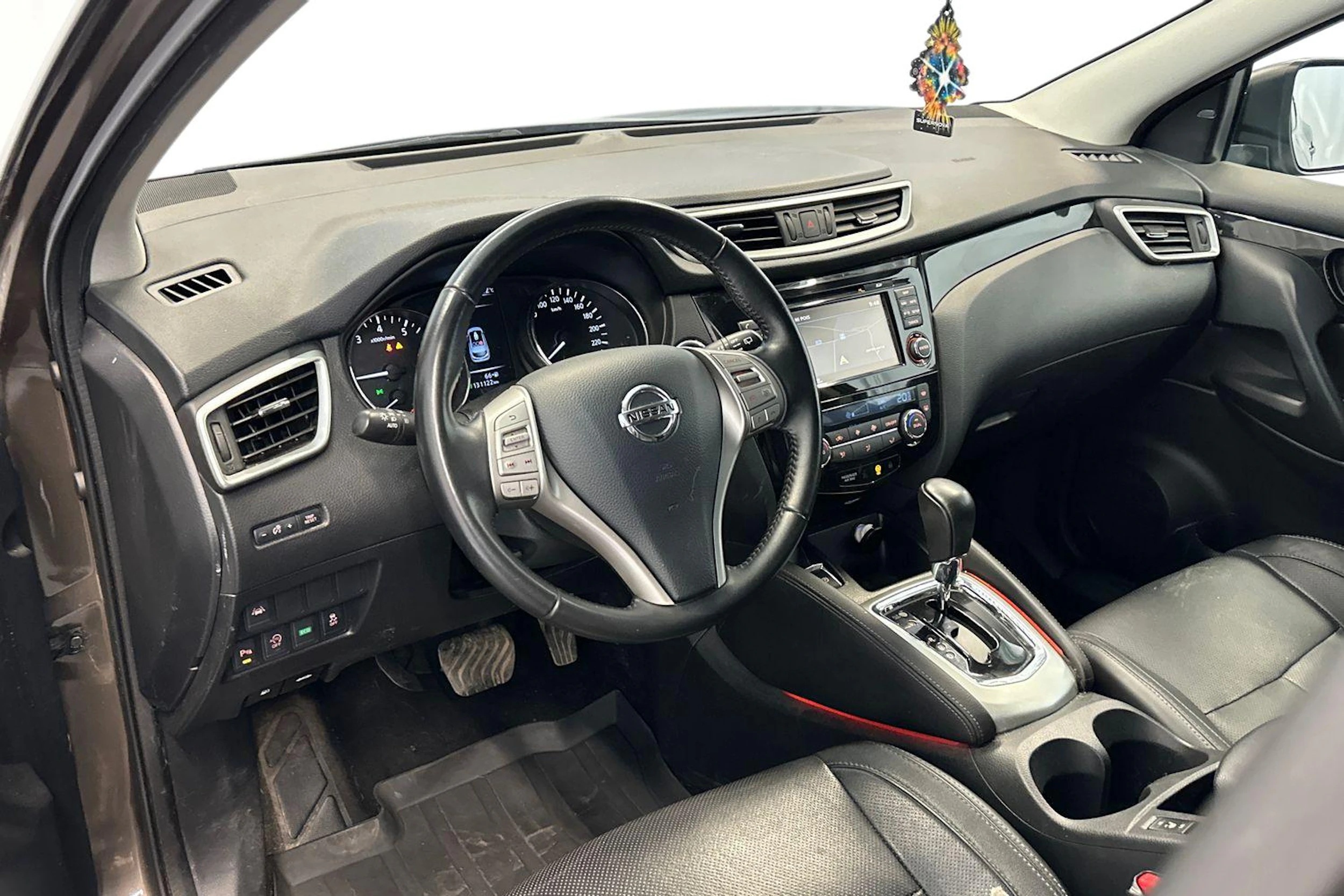 Ruskea (beige) Nissan Qashqai 2016 kuva 6.