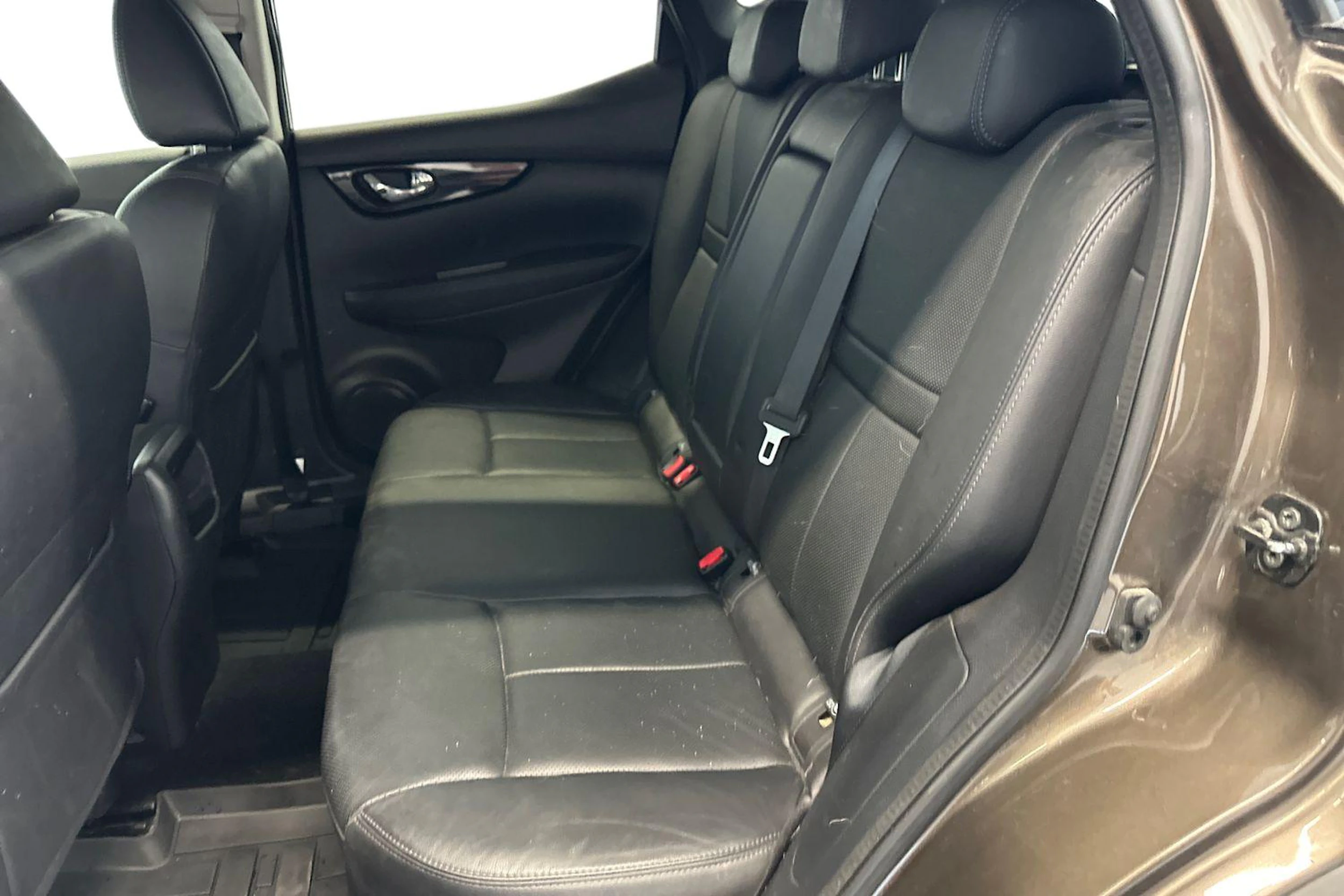 Ruskea (beige) Nissan Qashqai 2016 kuva 8.