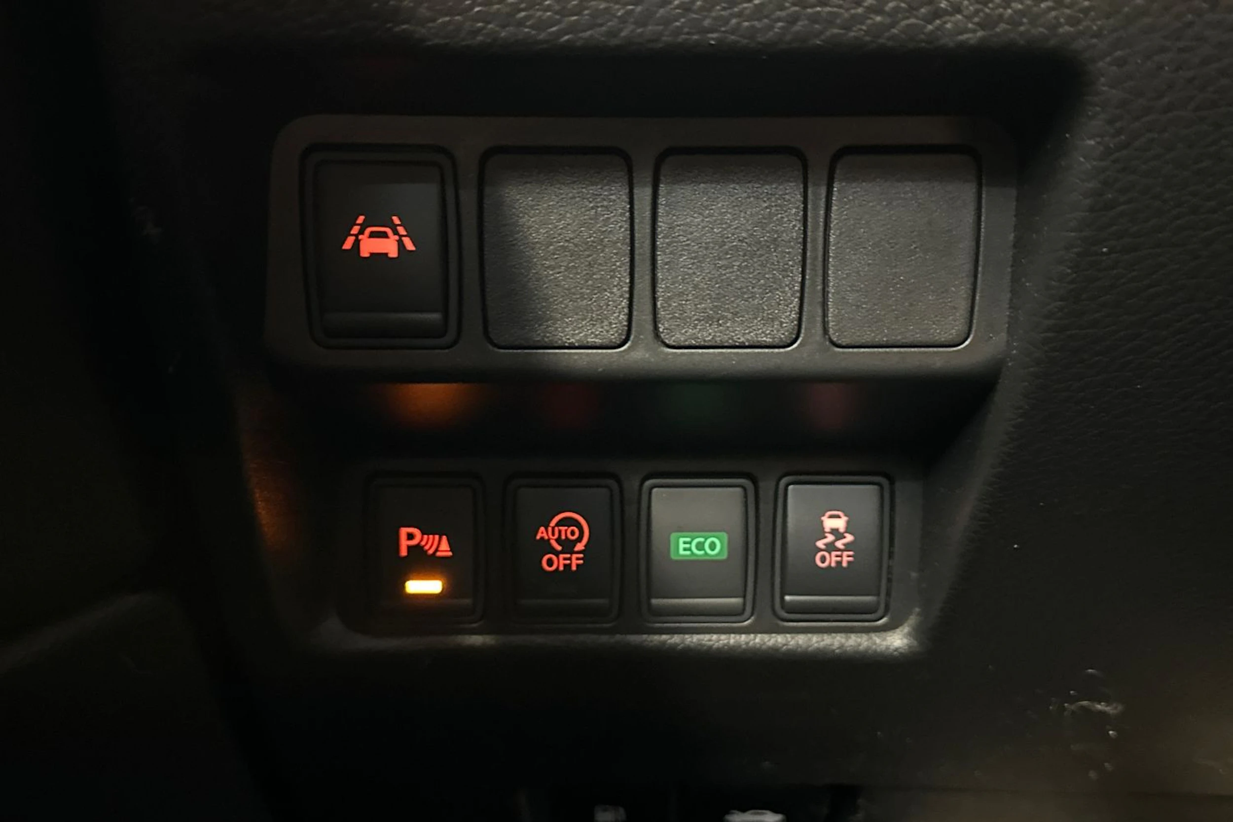 Ruskea (beige) Nissan Qashqai 2016 kuva 13.