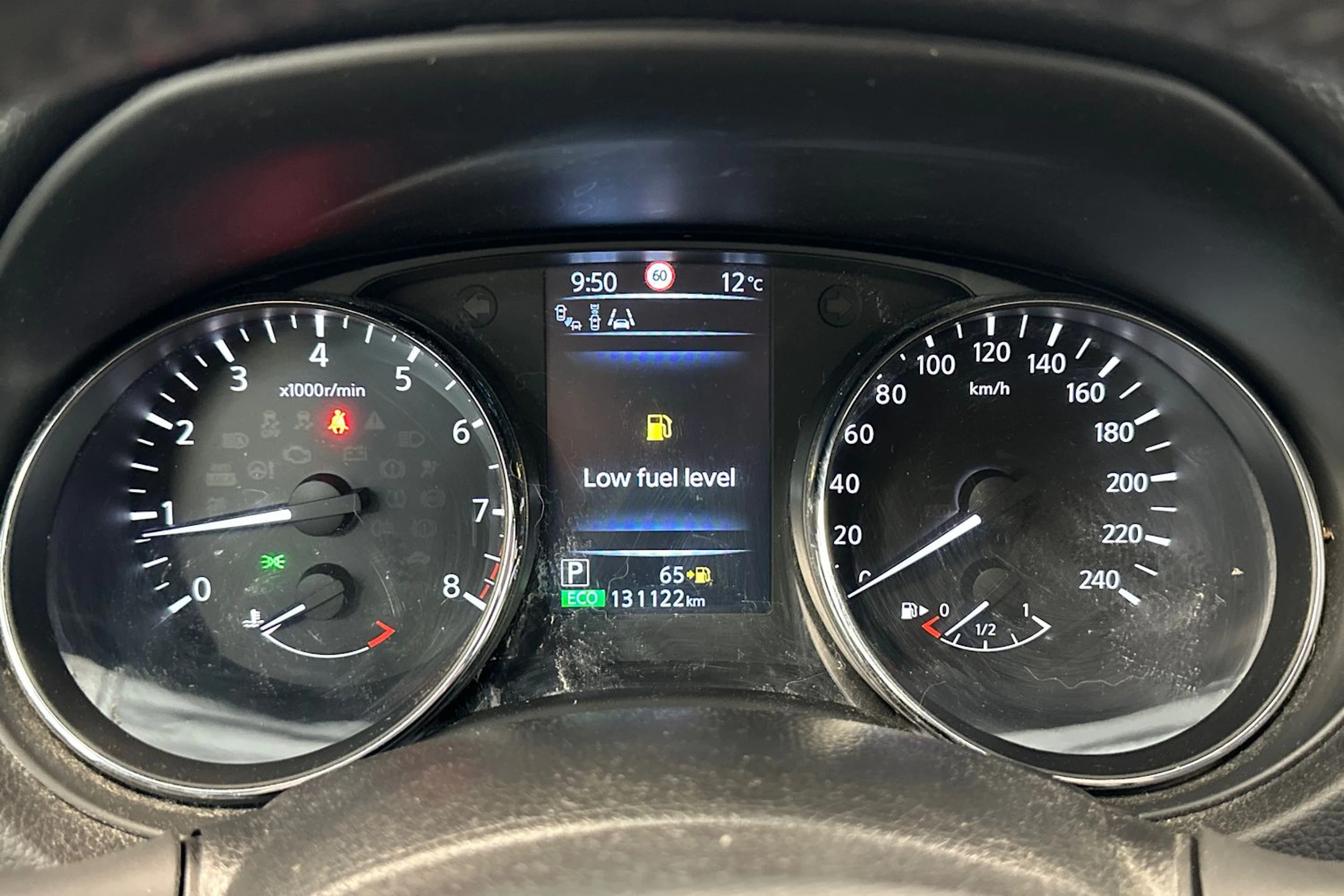 Ruskea (beige) Nissan Qashqai 2016 kuva 15.