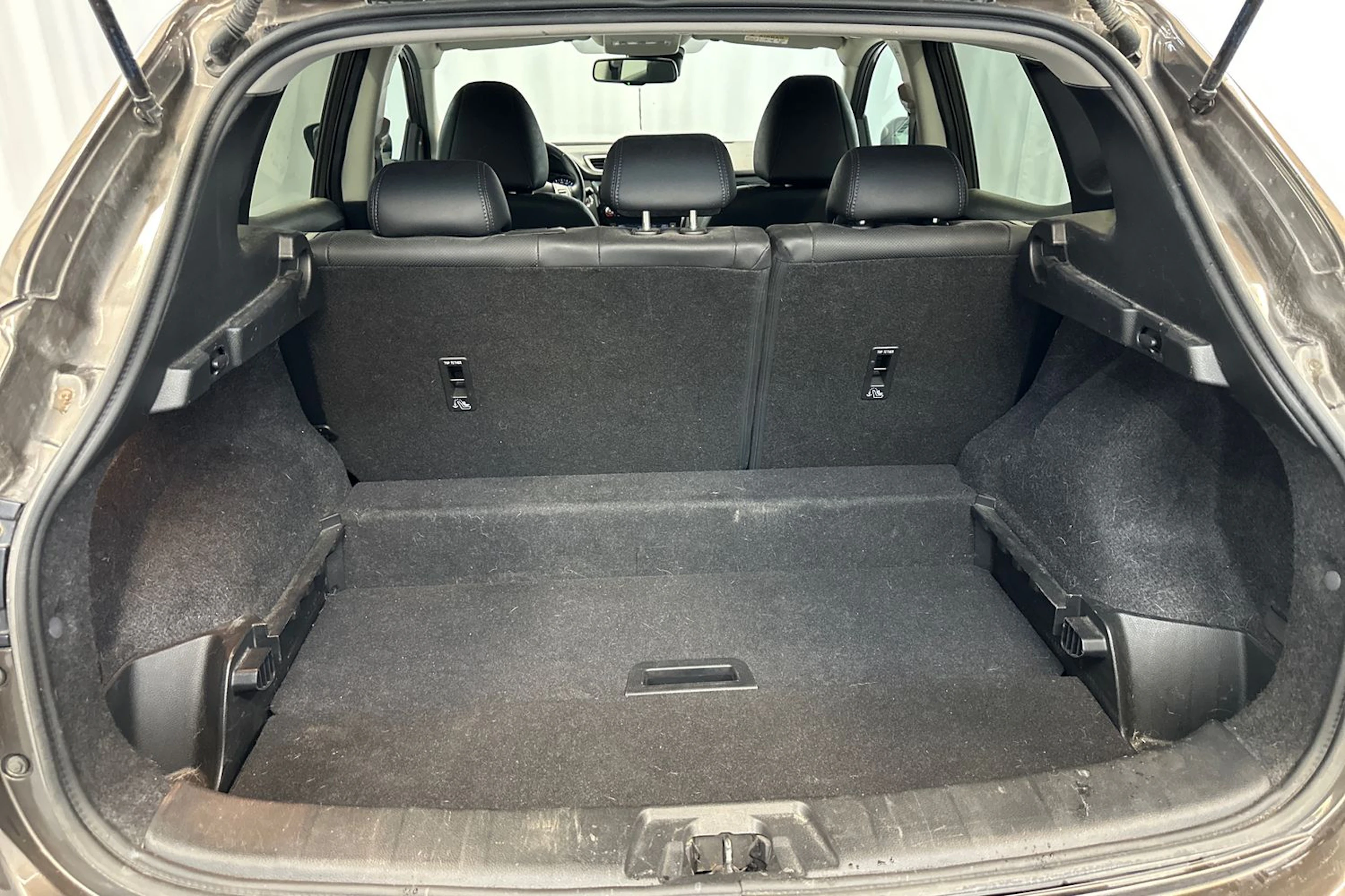 Ruskea (beige) Nissan Qashqai 2016 kuva 20.