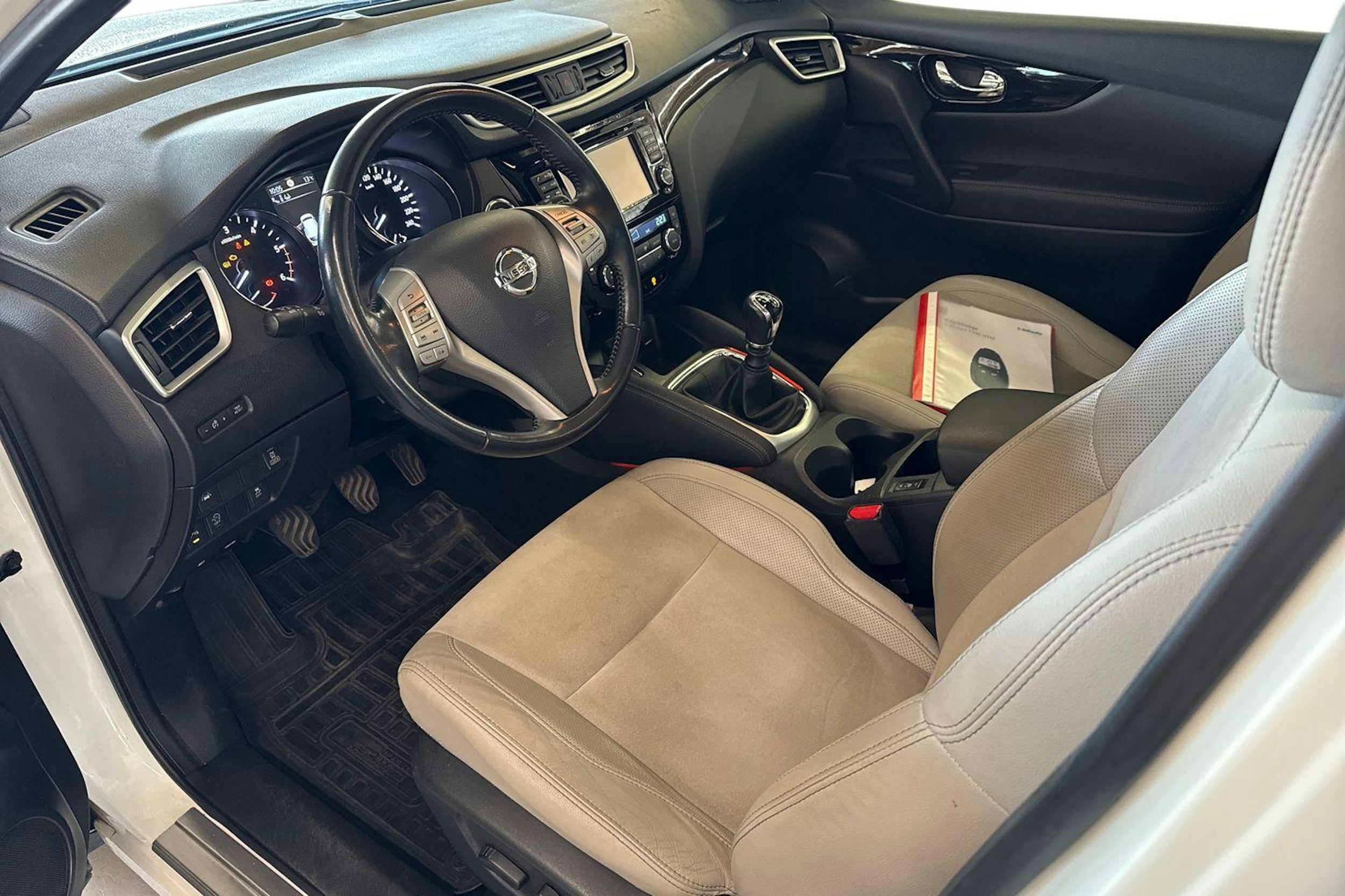 valkoinen Nissan Qashqai 2016 kuva 3.