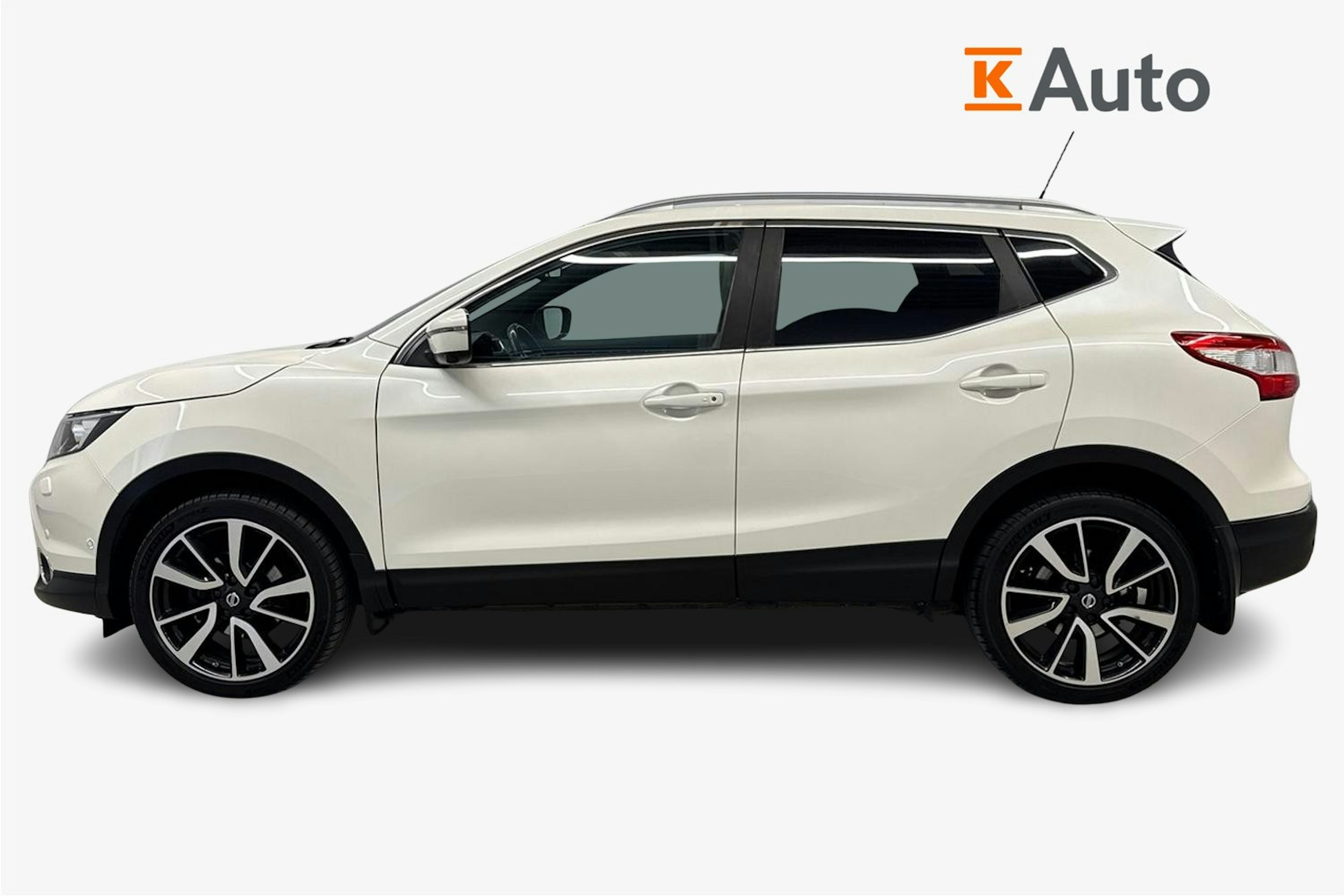 valkoinen Nissan Qashqai 2016 kuva 6.
