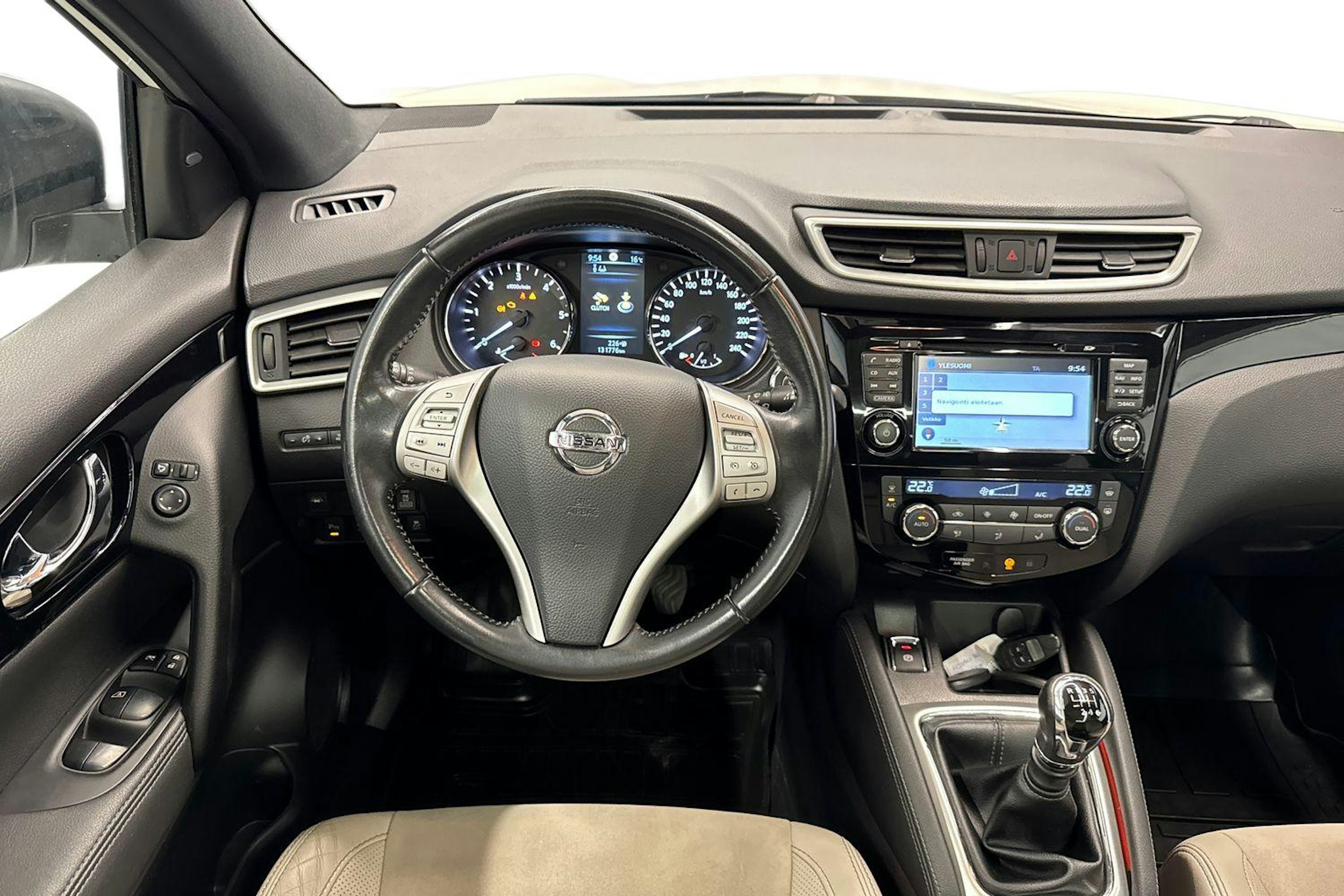 valkoinen Nissan Qashqai 2016 kuva 9.
