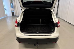 valkoinen Nissan Qashqai 2016 kuva 15.